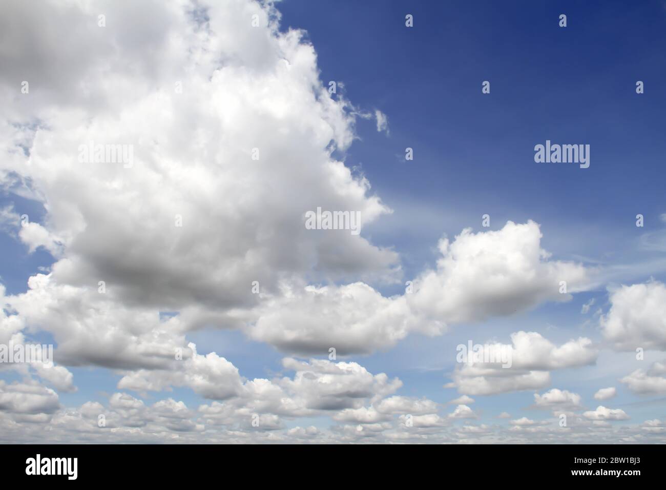 Beautiful cloudy background hi-res stock photography and images - Alamy