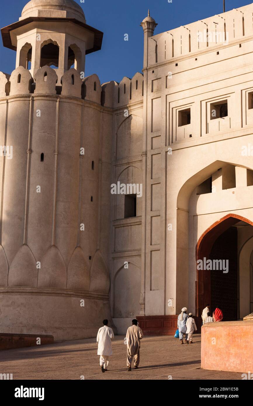 Alamgiri Gate of Lahore Fort, Citadel of Mughal Empire, Islamic and Hindu architecture,  Lahore, Punjab Province, Pakistan, South Asia, Asia Stock Photo