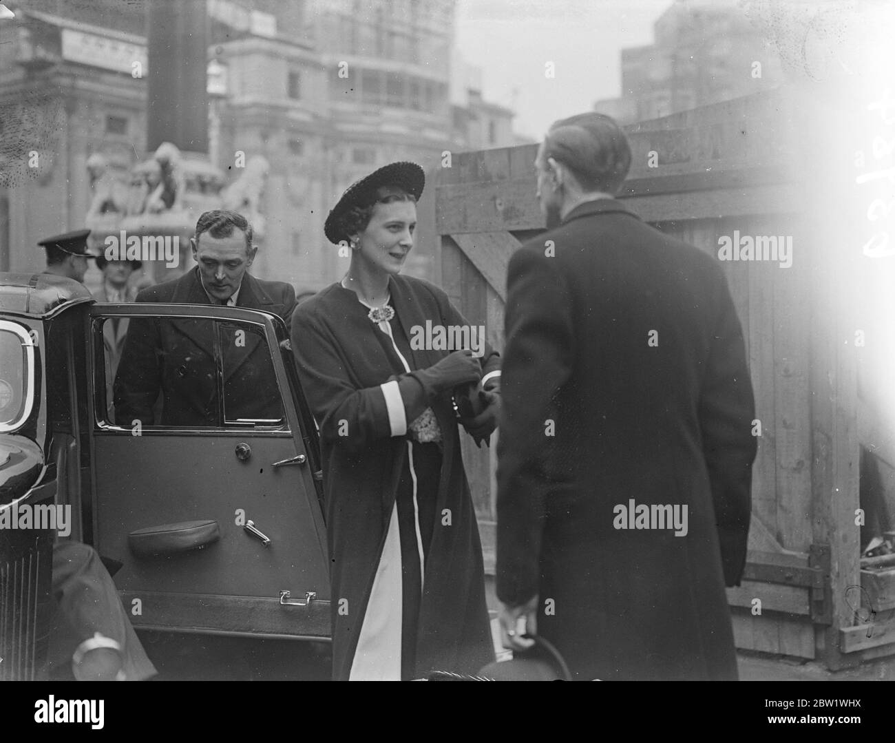 Duchess of Kent wears Halo Hat when she visits the Abbey. The Duke and Duchess of Kent, with the Duke and Duchess of Gloucester, visited Westminster Abbey to inspect the Coronation arrangement. Photo shows, the Duchess of Kent wearing a halo hat when she left the Abbey. 22 April 1937 Stock Photo