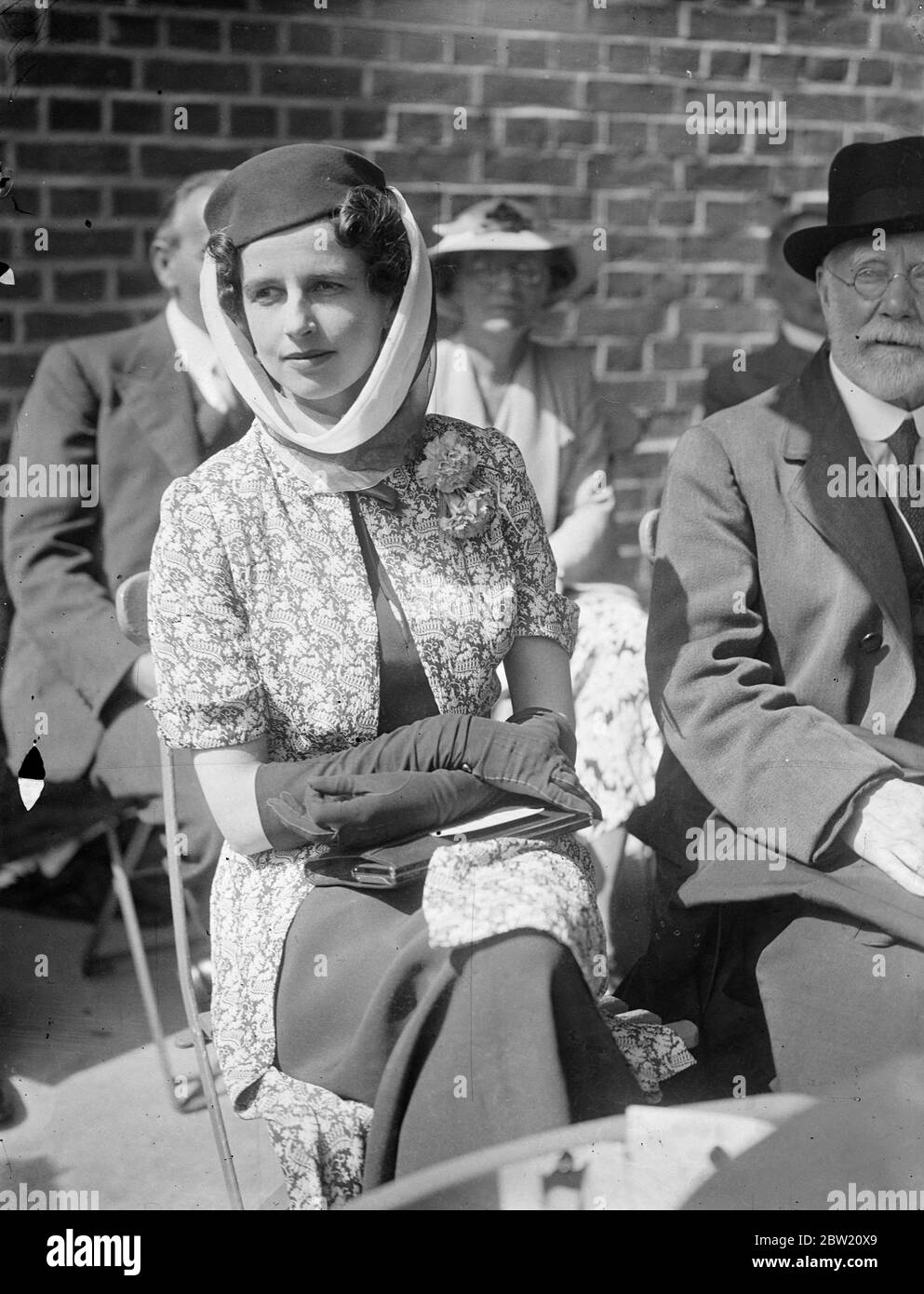 Councillor Miss Joan Vickers wears a novel Arab fashion when she attends the opening of Brockwell Park's new open-air swimming pool by the Mayor of Lambeth, Alderman E. A. Mills. 10 July 1937 Stock Photo