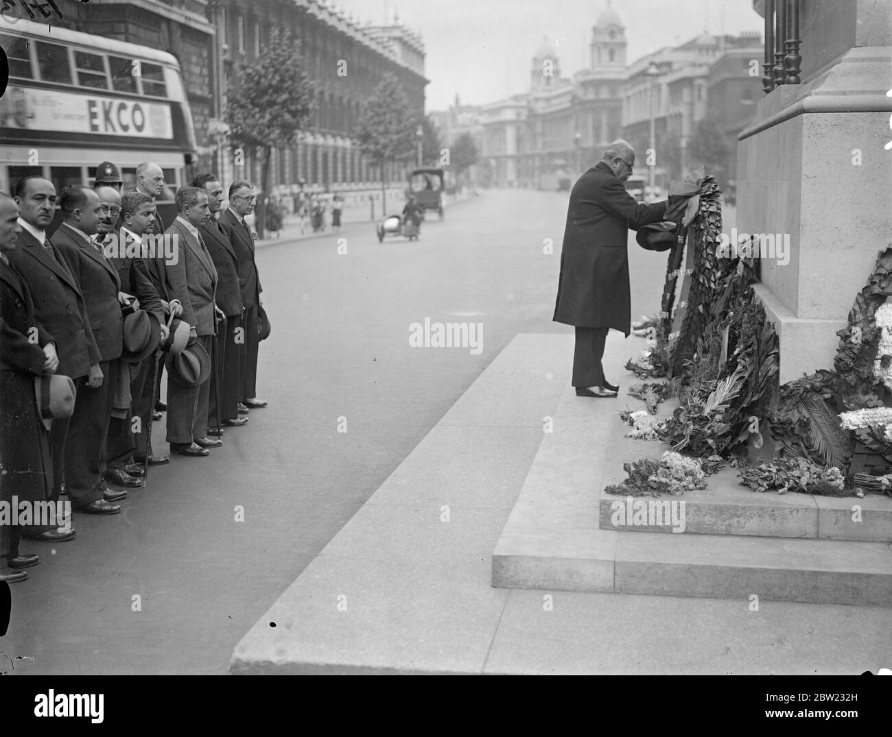 Khalil Bey Thabet, Editor of Al Mekatten laying the wreath on the cenotaph. A party of nine distinguished Egyptian newspaper proprietors and editors who are visiting London as the guests of the Travel and Industrial Development Association of Great Britain and Ireland at Whitehall. 16 September 1937. Stock Photo