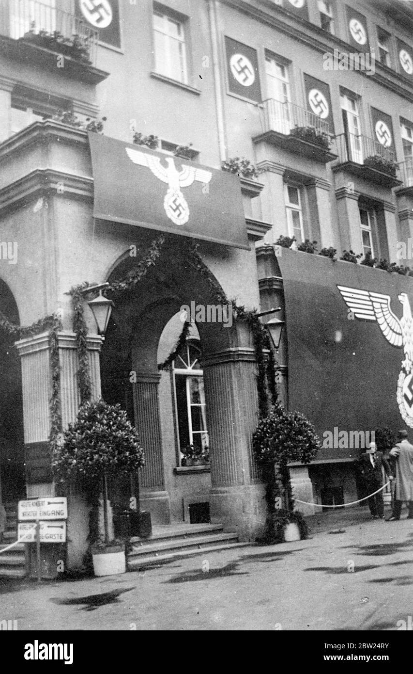 The entrance to the hotel Rheinhotel Dreese at Bad Godesberg on the Rhine, Hitler would then meet Mr Neville Chamberlain, British Premier, concerning the Czech crisis. Bad Goldberg is Hitler's favourite riding resort. It is anticipated that the meeting will decide whether or not there will be war in Europe. 19 September 1938 Stock Photo