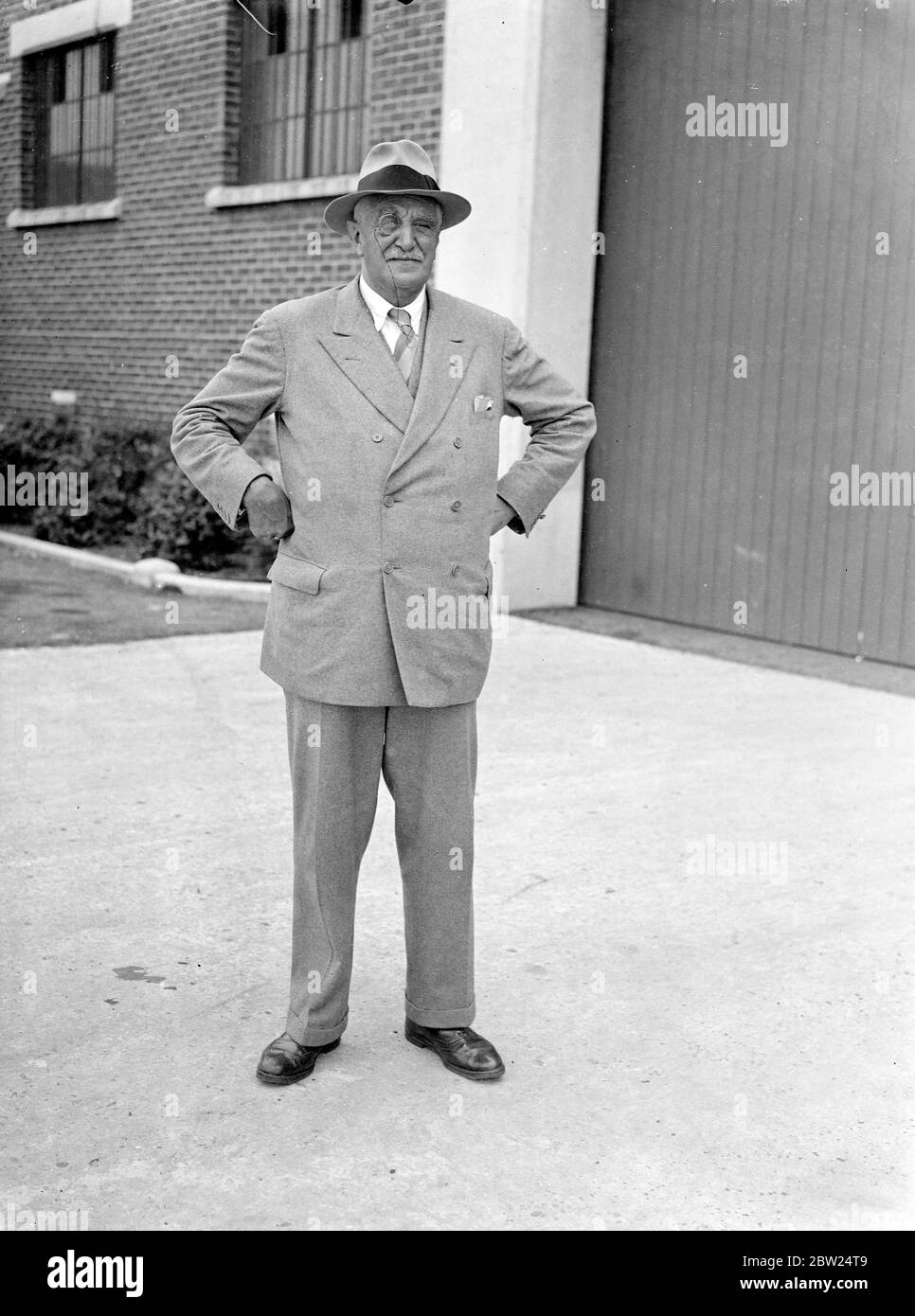 Count M Lippens the former governor general of the Belgian Congo, arrived at Southampton on the Imperial Airways flying boat Calpurnia. Mr Lippens, who is on his way to Paris, missed the train at Marseilles and rather than wait for the next one, he took the flying boat to Southampton intending to fly back across the Channel to Paris. Photo shows: The Count on his arrival at Southampton. 12 September 1938 Stock Photo