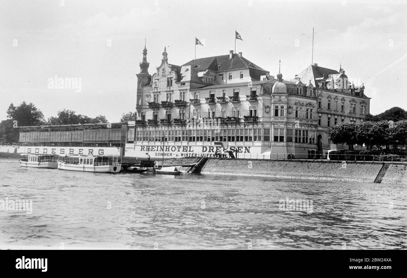 Hotel Dreesen at Bad Godesberg on the Rhine. Hitler will meet Mr Neville Chamberlain, British Premier, at the Hotel Dreesen to discuss the Czech crisis. Bad Goldberg is Hitler's favourite Rhine resort. It is anticipated that the meeting will decide whether or not there will be war in Europe. 19 September 1938 Stock Photo