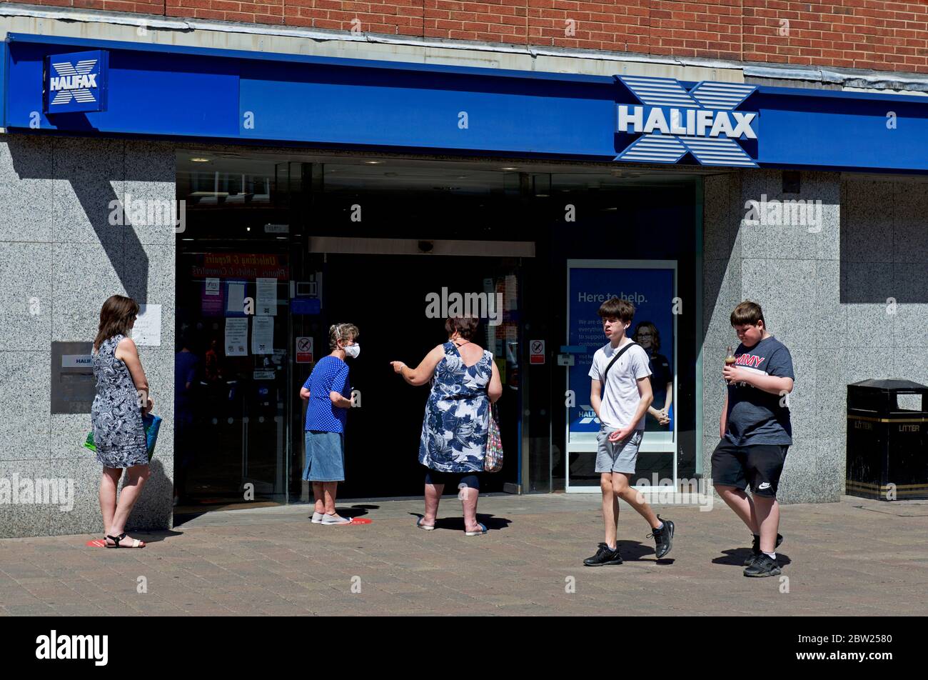 Queueing england hires stock photography and images Alamy