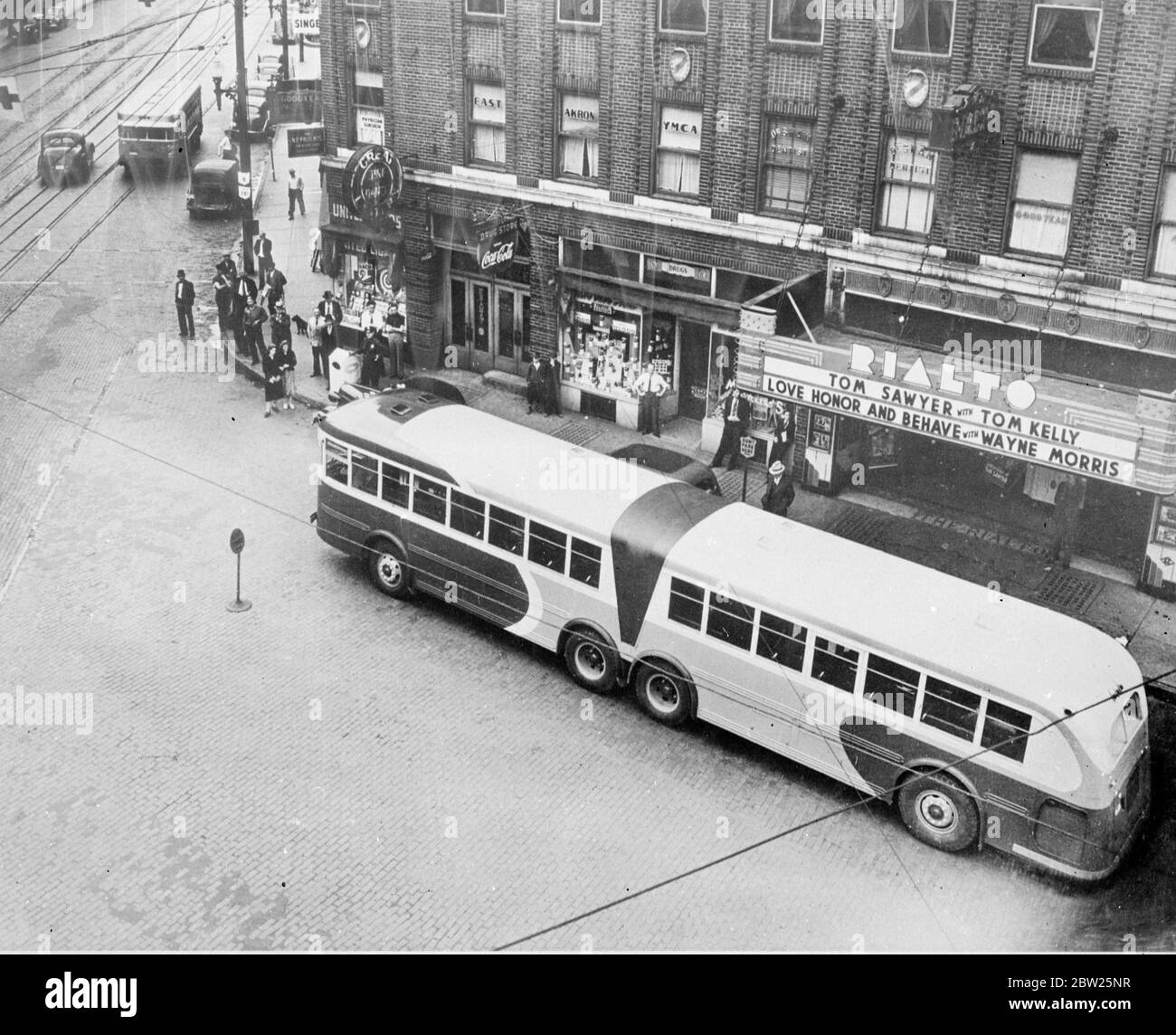 Double jointed bus introduced in America. 47 feet long carries nearly 140 passengers. Photo shows, the double jointed aluminium bus in Akron, Ohio. 16 August 1938 Stock Photo