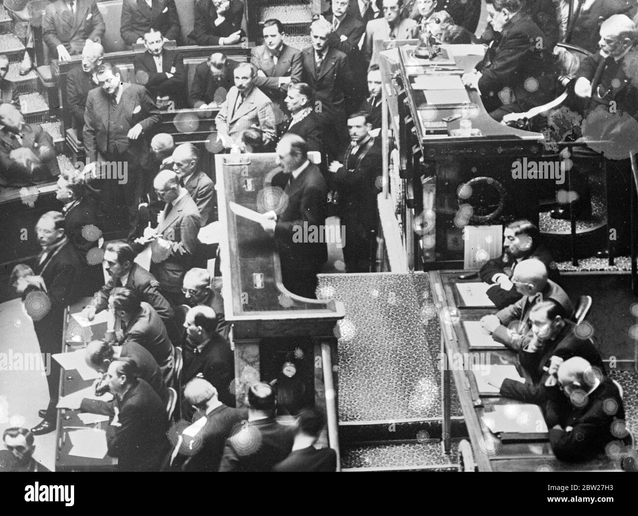 Mr Chautemps, the new French Premier, reading the declaration on the financial crisis to the Chamber after M Blum, former Socialist Premier, created a sensation by refusing to read the ministerial declaration. The chamber passed a vote of confidence by 393 votes to 142. 29 June 1937 Stock Photo