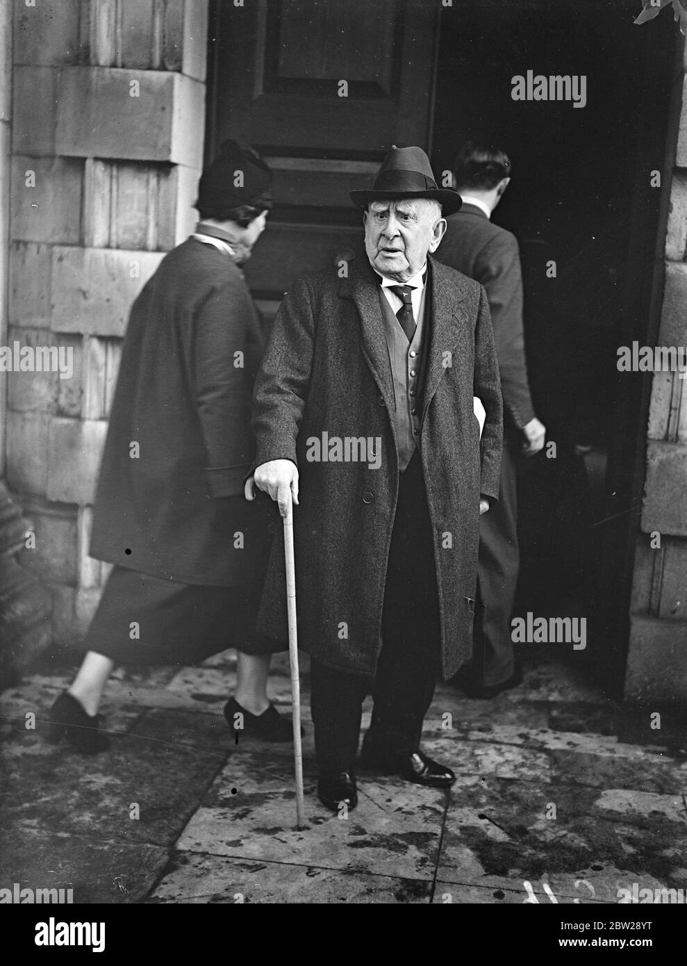Charles Coborne at Memorial service for Lillian Baylis. Leading figures of the theatrical world, attended the memorial service for Miss Lillian Baylis of the Old Vic at St Martins in the fields church, Trafalgar Square. 1 December 1937 Stock Photo