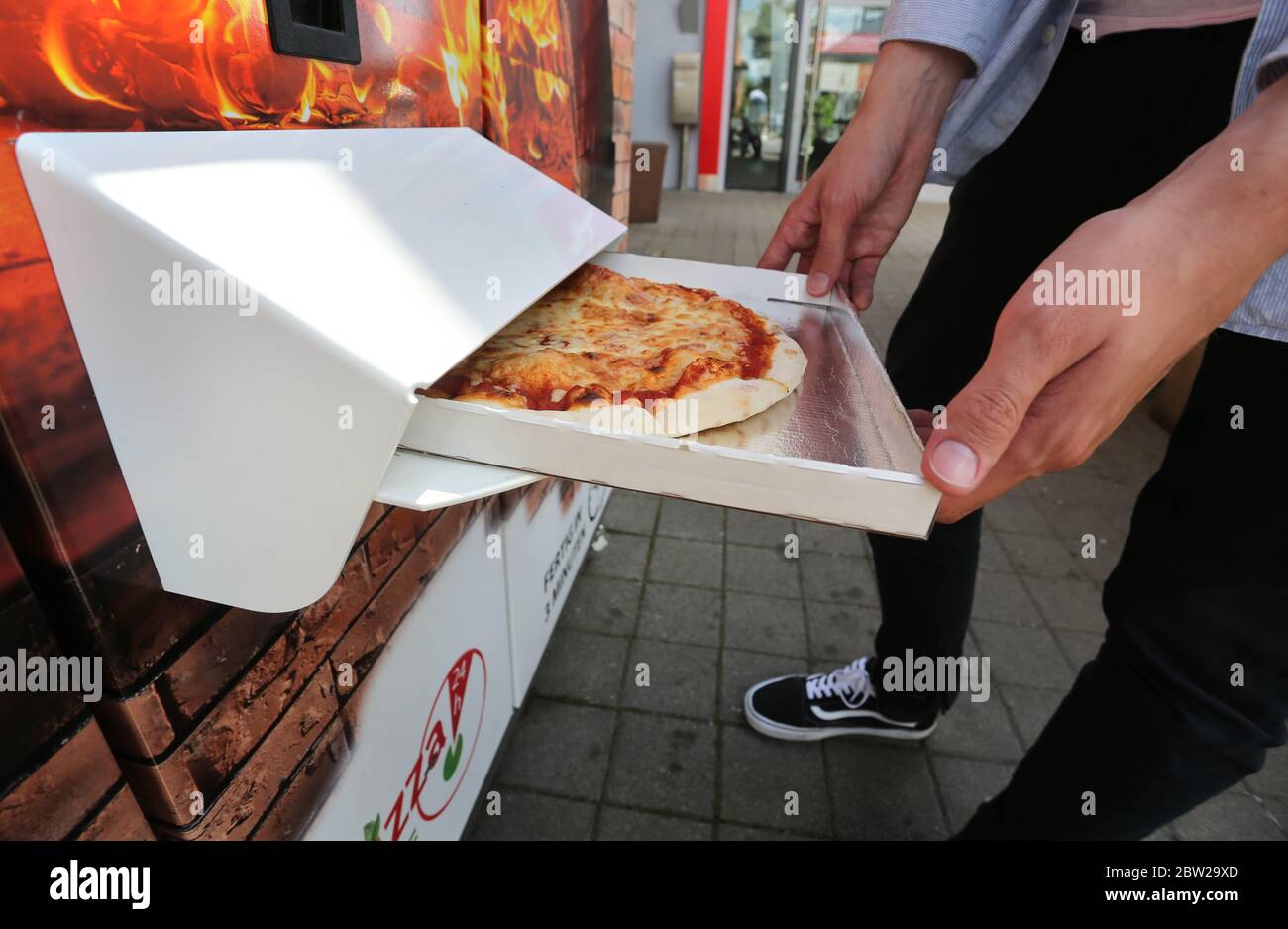 Page 2 Human Curiosities High Resolution Stock Photography And Images Alamy