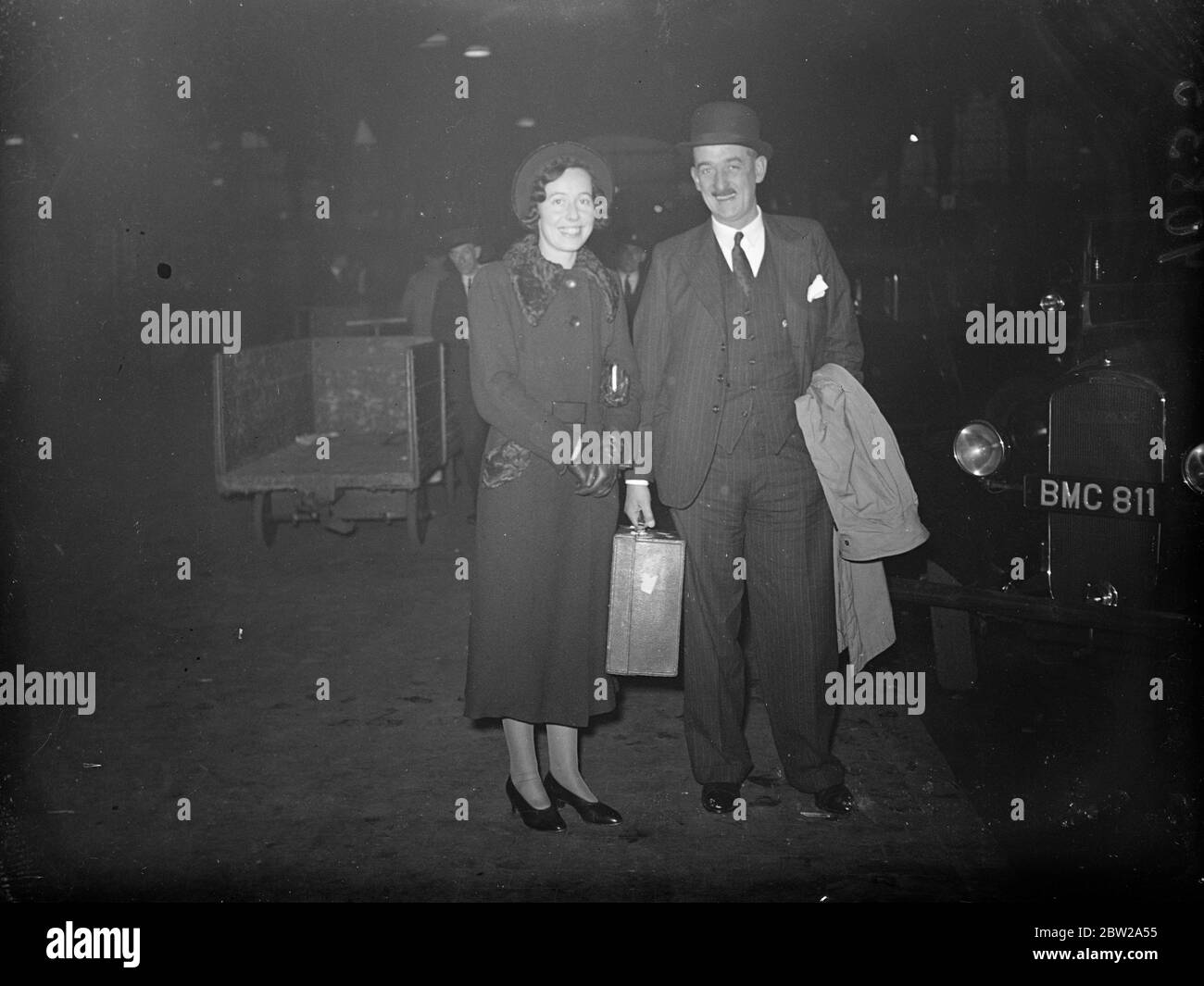 Bath police chief in London to probe death mystery of Ellen Ruddle's friend!. The strange mystery surrounding the death of miss Ellen Ruddle, the Bath and drug addict whose body was recently exhumed, spread to London when superintendent Ashworth, deputy Chief Constable of Bath, arrived at Paddington to reopen investigations into the death of a friend, Miss Eve Maud Mabbott, a 34-year-old nurse, at Highbury. Miss Mabbott died at Highbury and an open verdict was returned at the inquest. Superintendent Ashworth is also investigating the death of Miss Ruddle, who he was established, died from morp Stock Photo