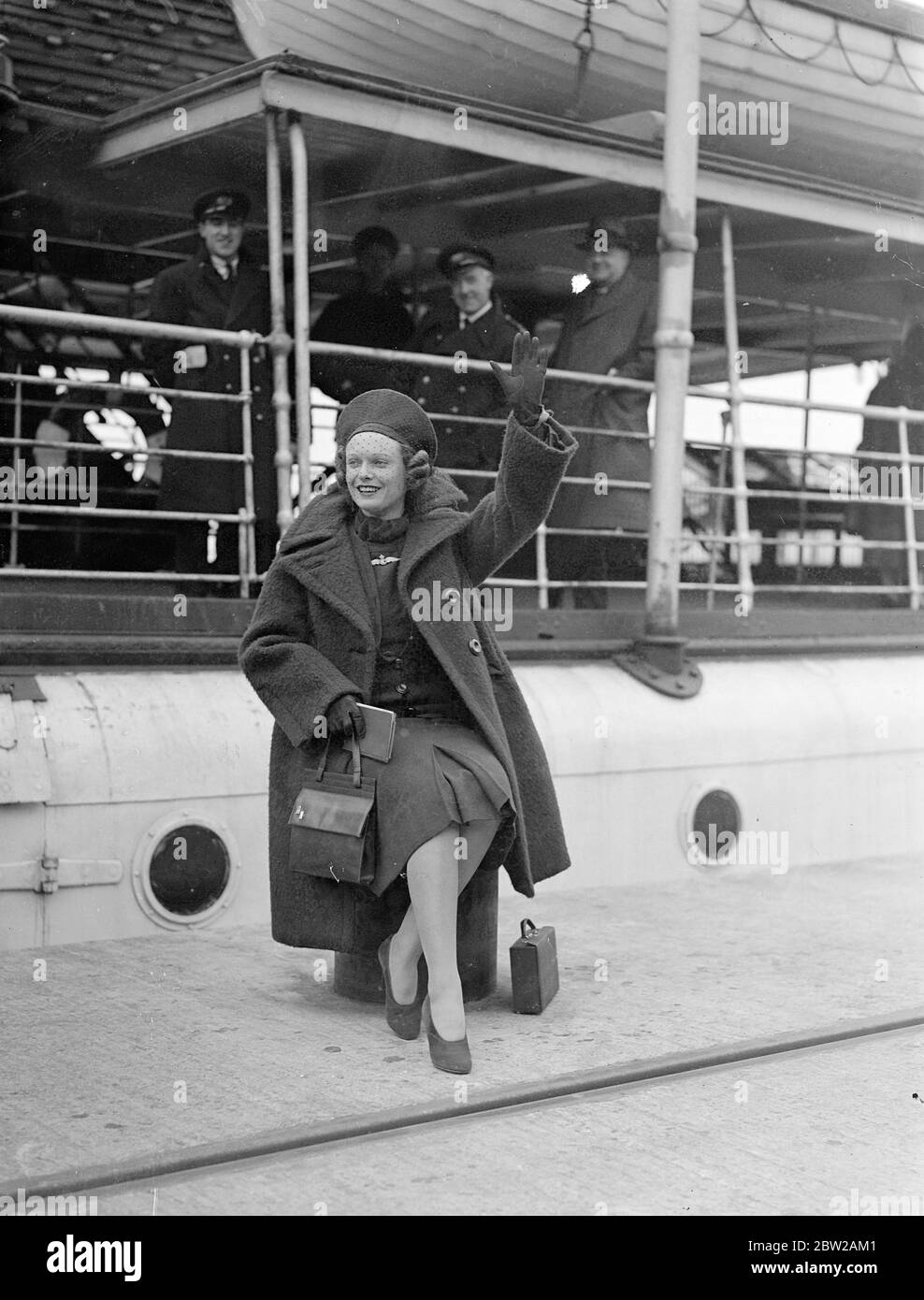 Anna Neagle back in England to play 'Peter Pan' in London. Anna Neagle, the British actress, arrived at Southampton on the liner 'Normandie' on her return from America. She is to play the main part in 'Peter Pan', the Christmas play, to be staged at the London Palladium for matinees only. 29 November 1937 Stock Photo