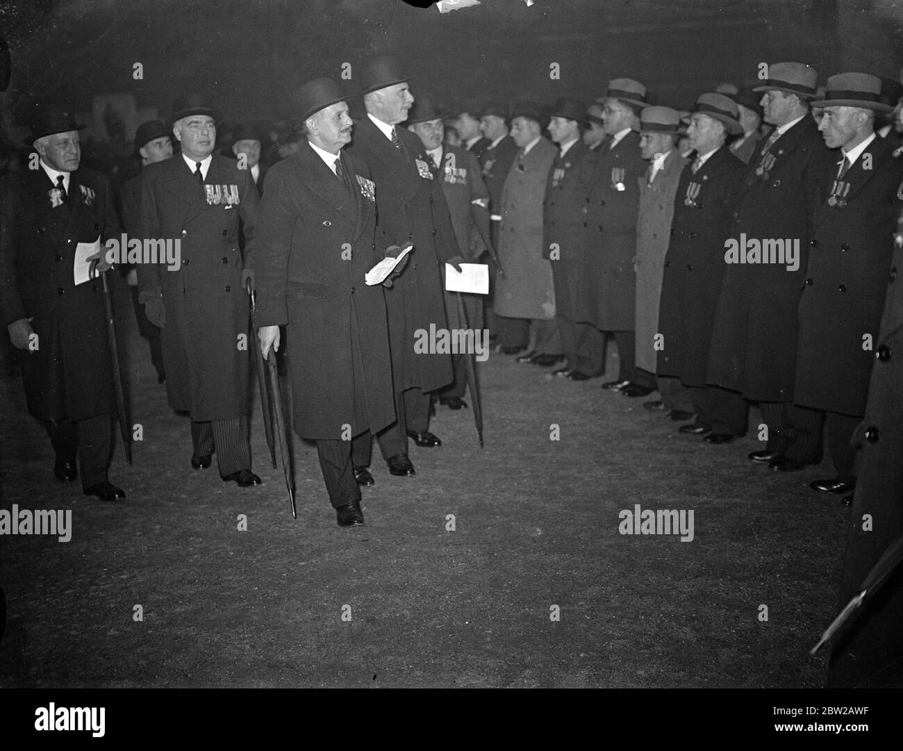 War Minister at Jewish ex-servicemen's Armistice service. The Earl of Athlone and Mr Leslie Hore Belisha, the war Minister, made the inspection when they attended the Jewish ex-servicemen's Armistice Service on the Horse Guards Parade, London, today (Armistice Sunday). 7 November 1937 Stock Photo