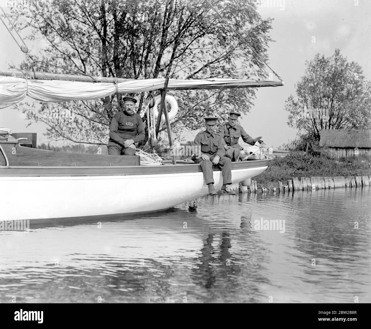 Convalescent soldiers on the Norfolk Broads. 1914-1918 Stock Photo