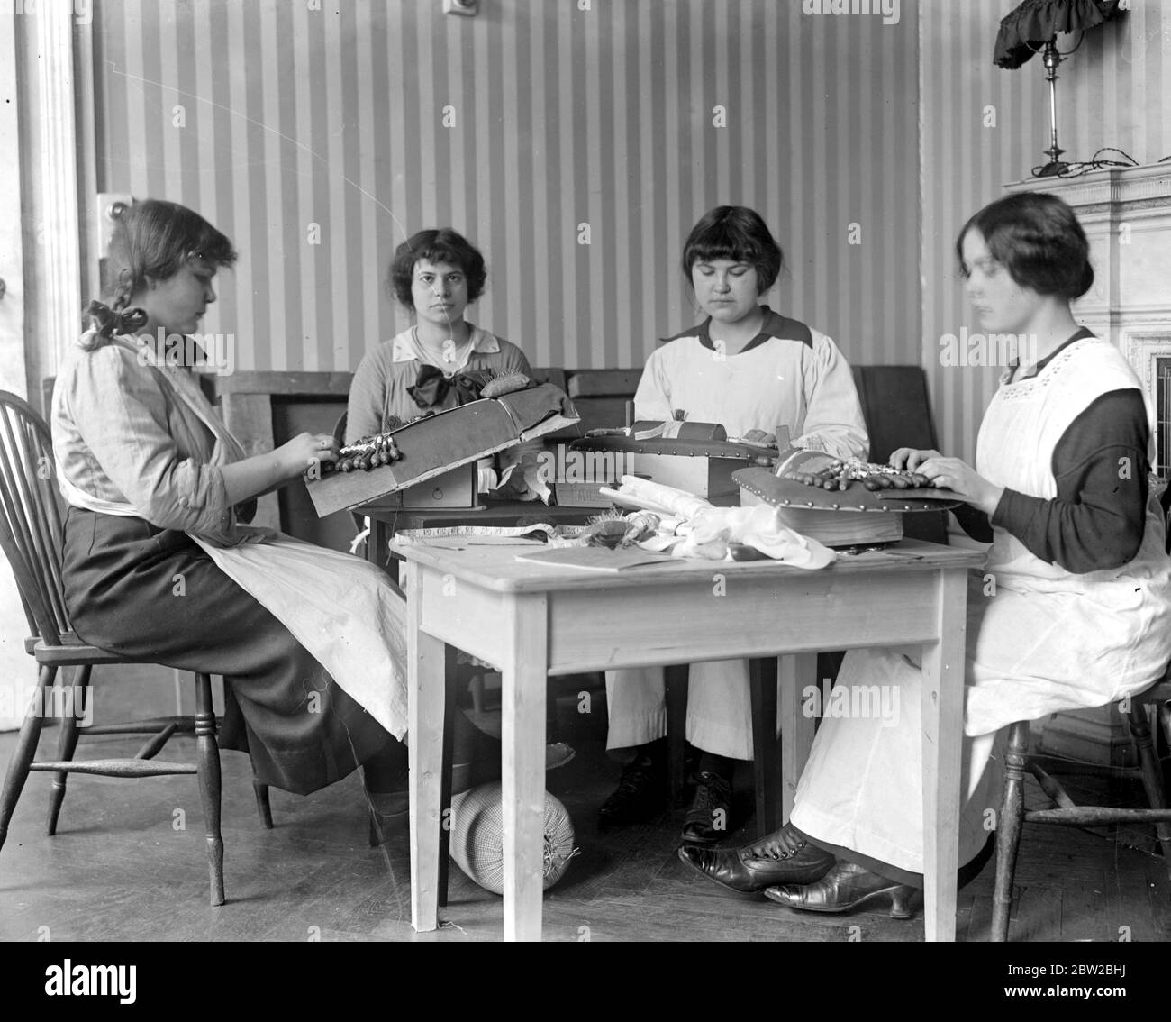 Belgians Girls lace makers in London. 1914 - 1918 Stock Photo