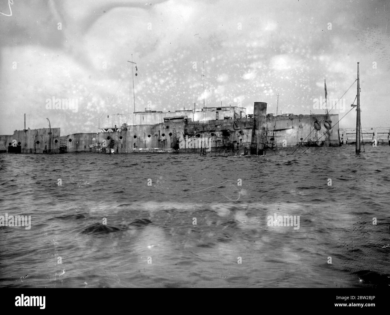 Raising sunken vessels at Ostend. 22nd November 191 Stock Photo