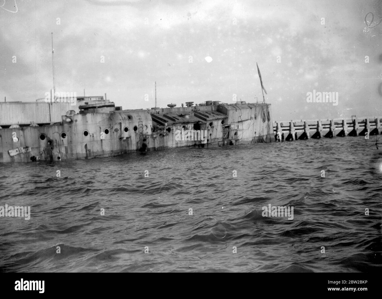Raising sunken vessels at Ostend. 22nd November 191 Stock Photo