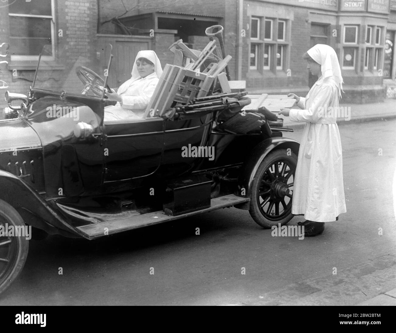 Women workers world war hi-res stock photography and images - Alamy