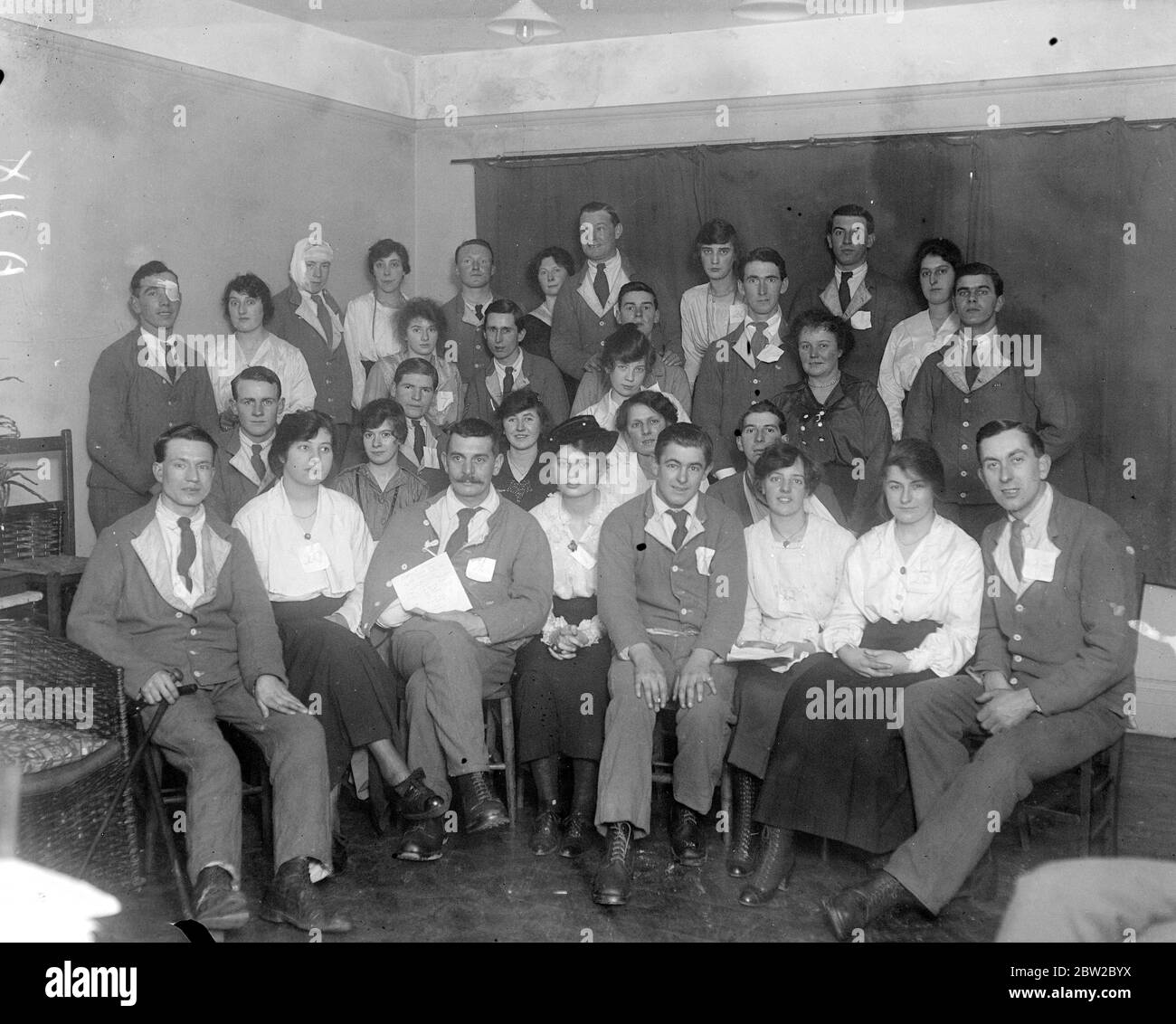 Wardour St Y.W.C.A. Club entertain wounded soldiers. 19 January 1918 Stock Photo