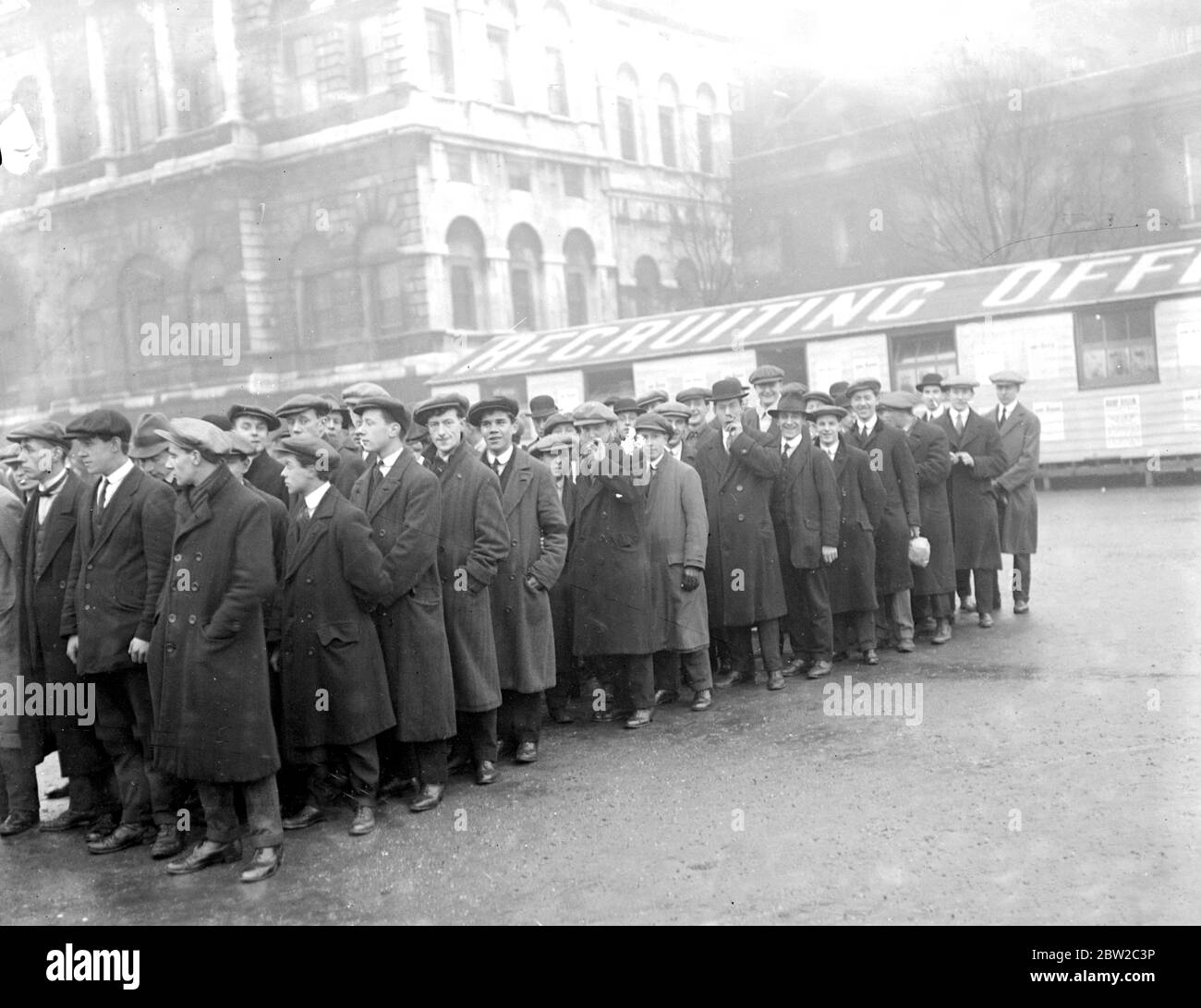 Derby recruits at Whitehall. 1914 - 1918 Stock Photo
