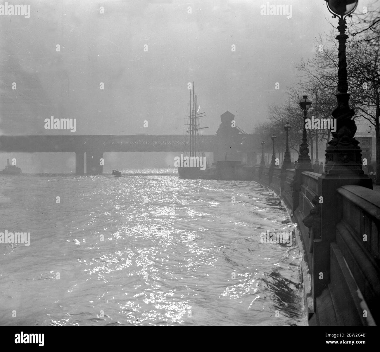 High tide on the Embankment. 30 January 1930 Stock Photo