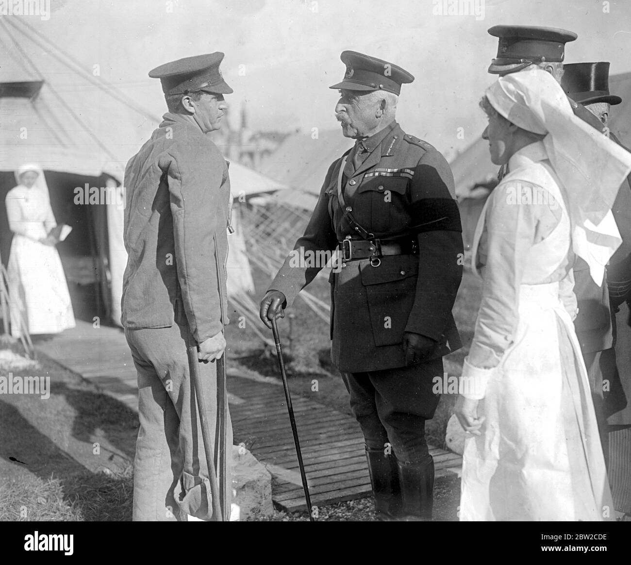 The Duke of Connaught visits Millbay V.A.D. Hospital. 27 October 1917 Stock Photo