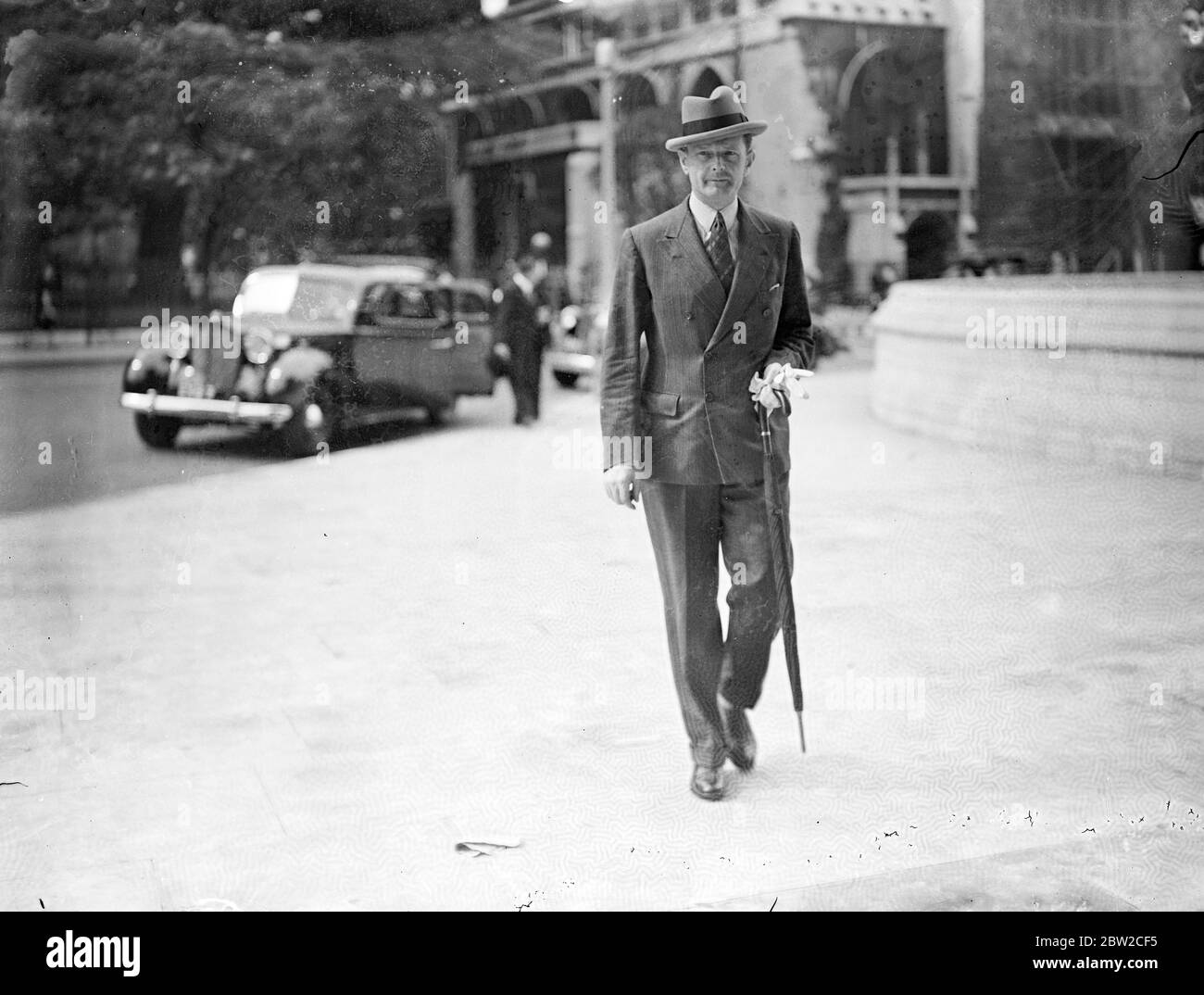 Count Edward Bernard Raczynski, the Polish Ambassador, arriving at the Houses of Parliament for this afternoon's meeting. Parliament was to pass the bill empowering the Government to conscript men between the ages of 18 and 41. 2 September 1939 Stock Photo