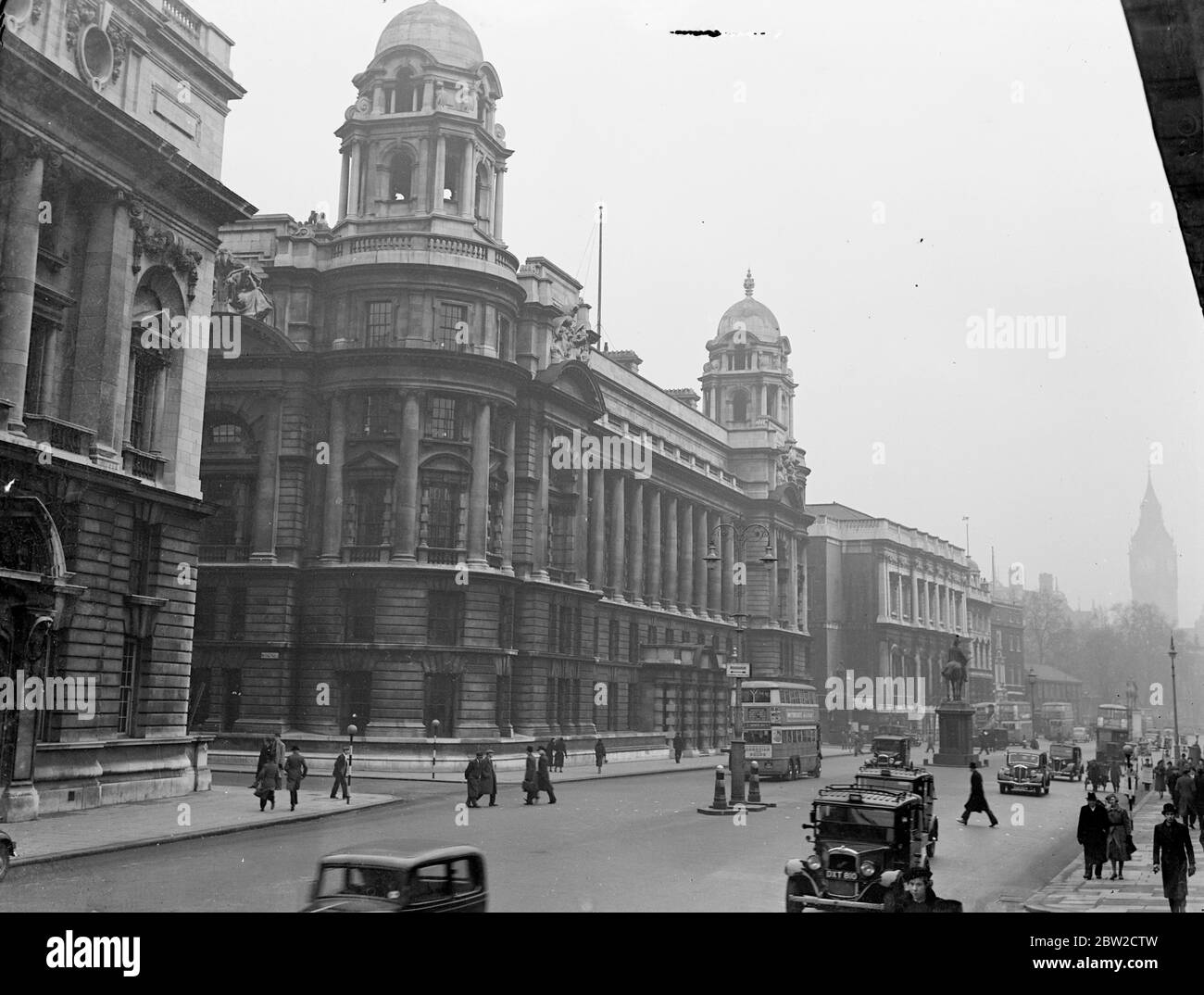 A general view of the War Office at Whitehall, London. 5 February 1939 Stock Photo