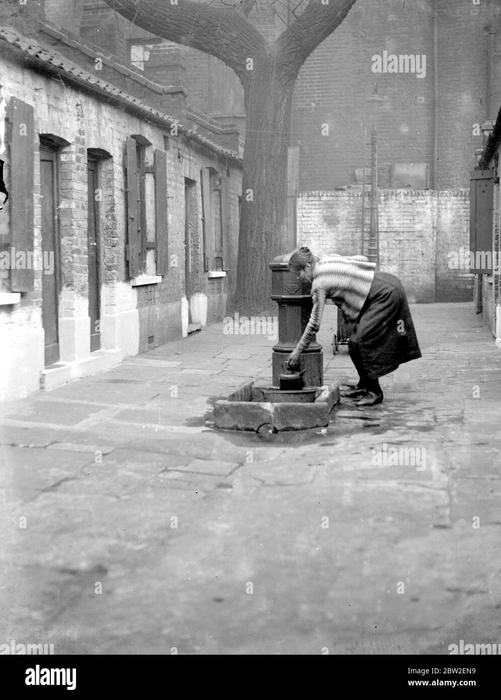 Shadwell water pump, London. 1933 Stock Photo