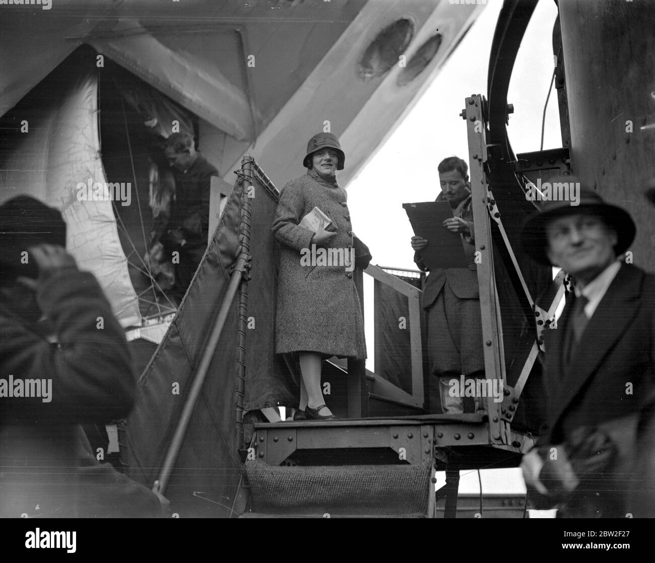 British government airships Black and White Stock Photos & Images - Alamy