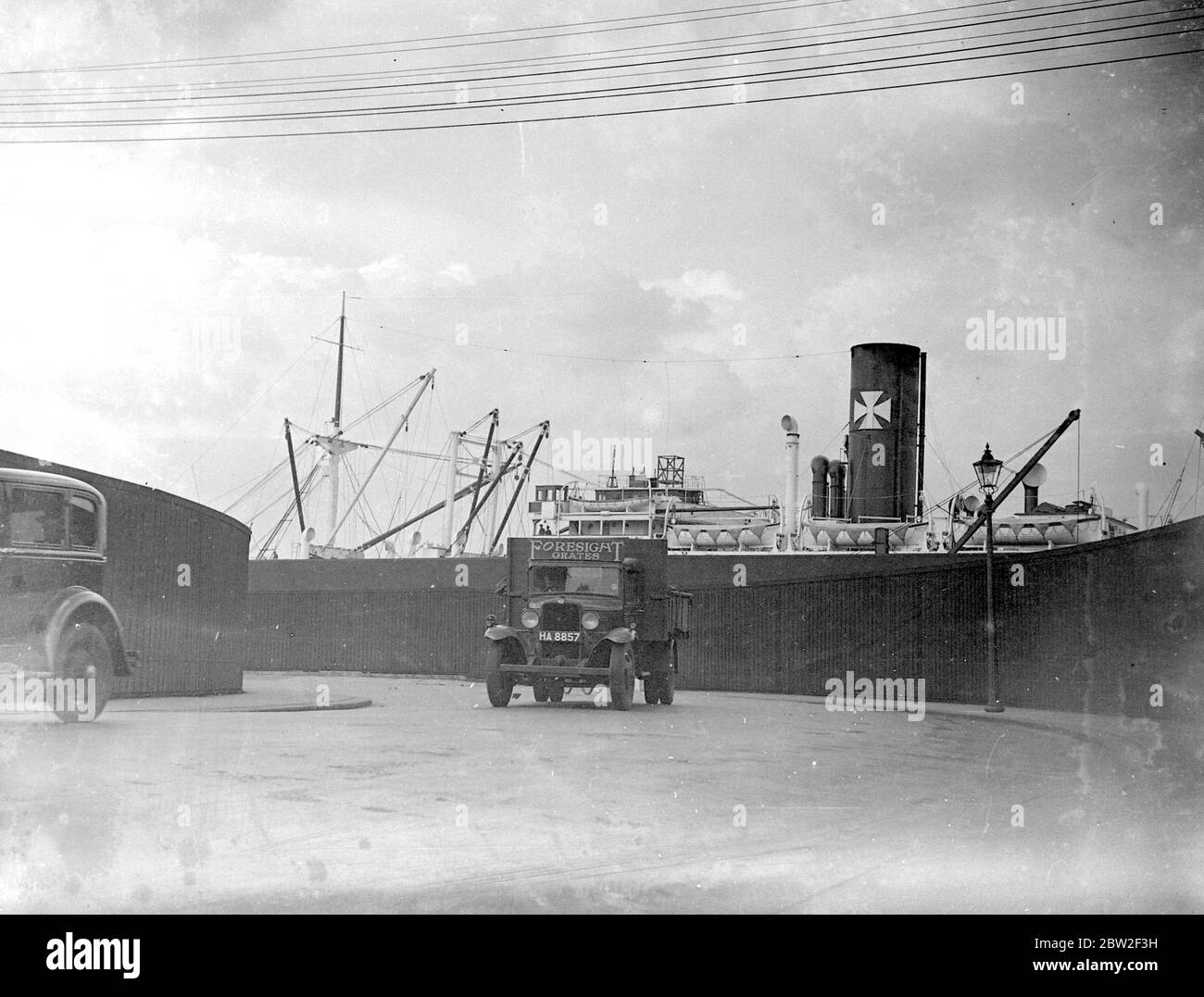 Bedford truck at London Docks. 29 Septembder 1934 Stock Photo