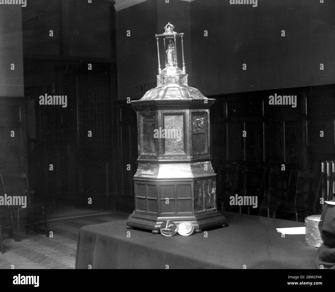 The famous Westminster Tobacco box , taken for Mr Langford Read . 9 September 1924 Stock Photo