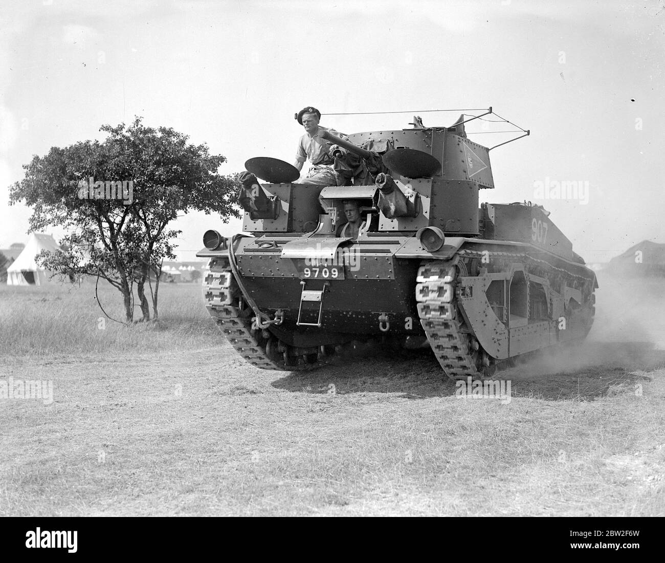 A Vickers Medium Mk III 1st Tank Brigade, on Salisbury Plain, Services. 20 August 1935 Stock Photo