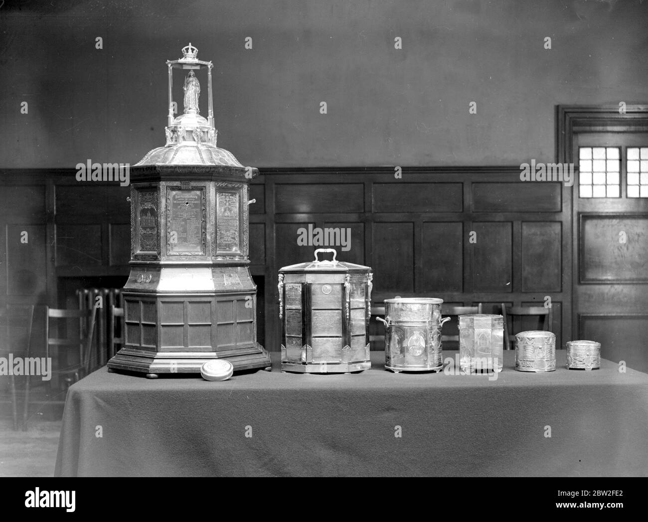 The famous Westminster Tobacco box , taken for Mr Langford Read . 1 October 1924 Stock Photo