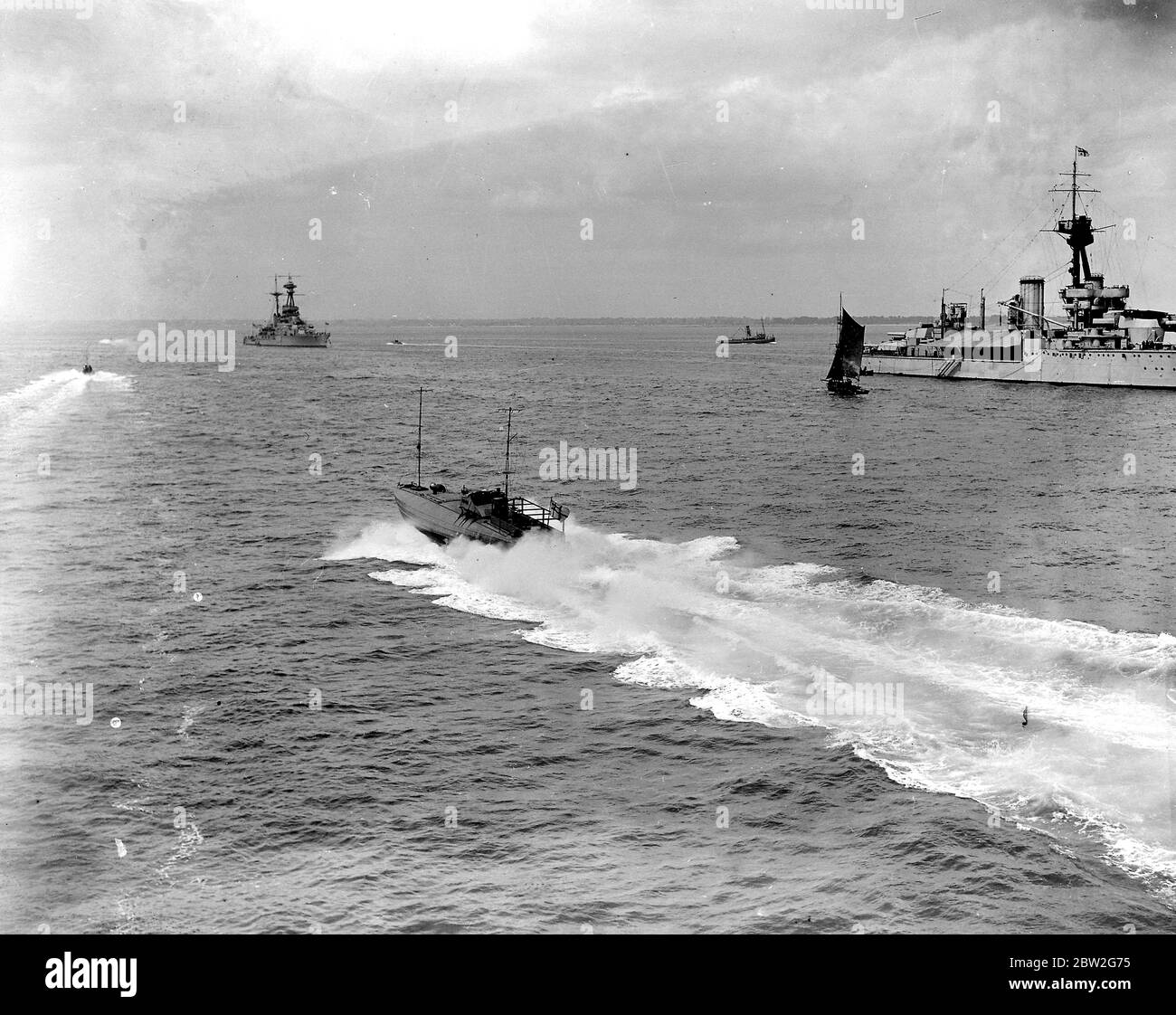 The Fleet at Southend. A submarine chaser Stock Photo Alamy