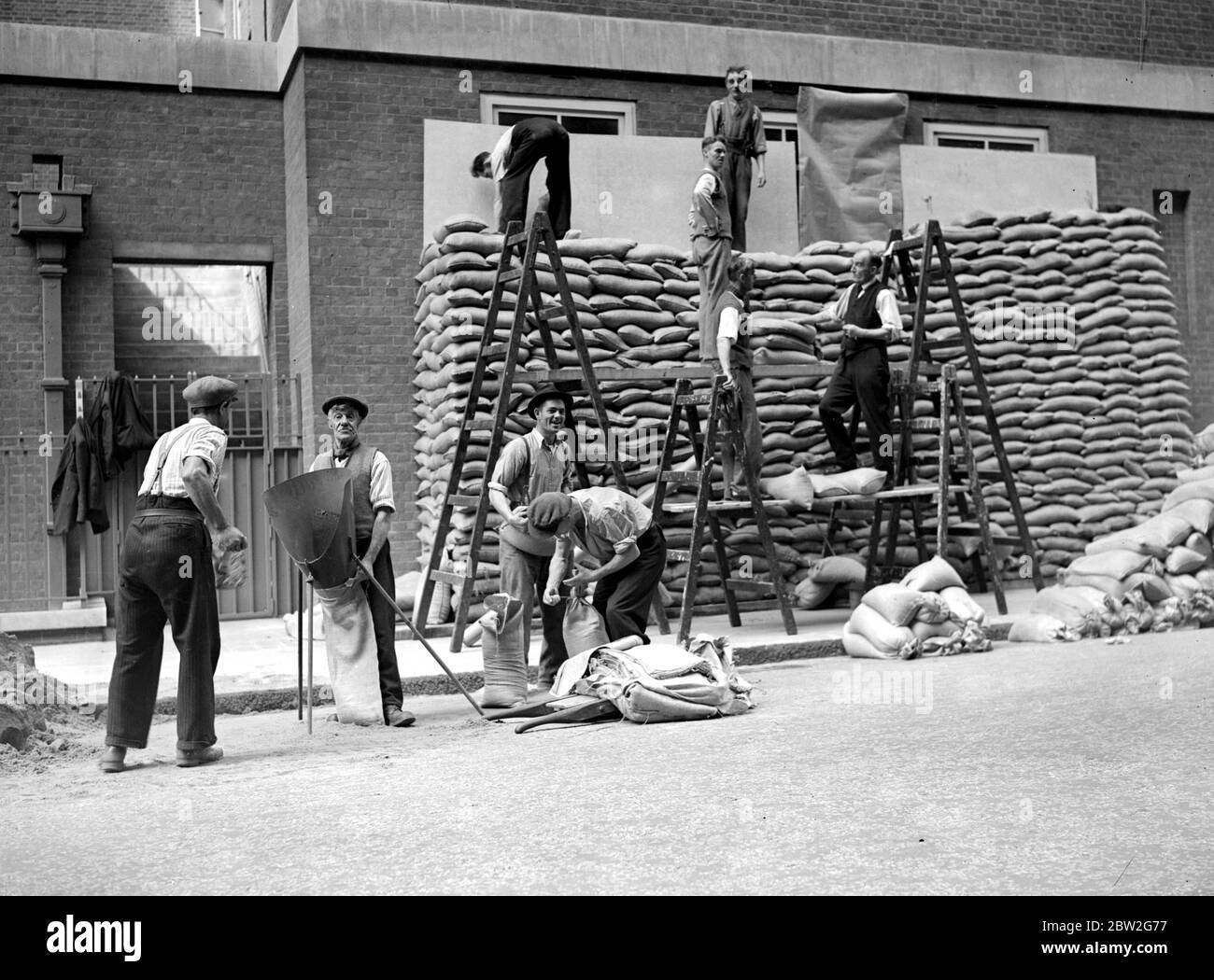 A.R.P., 1939. Sandbagging at Westminster Hospital. 10 August 1939 Stock Photo