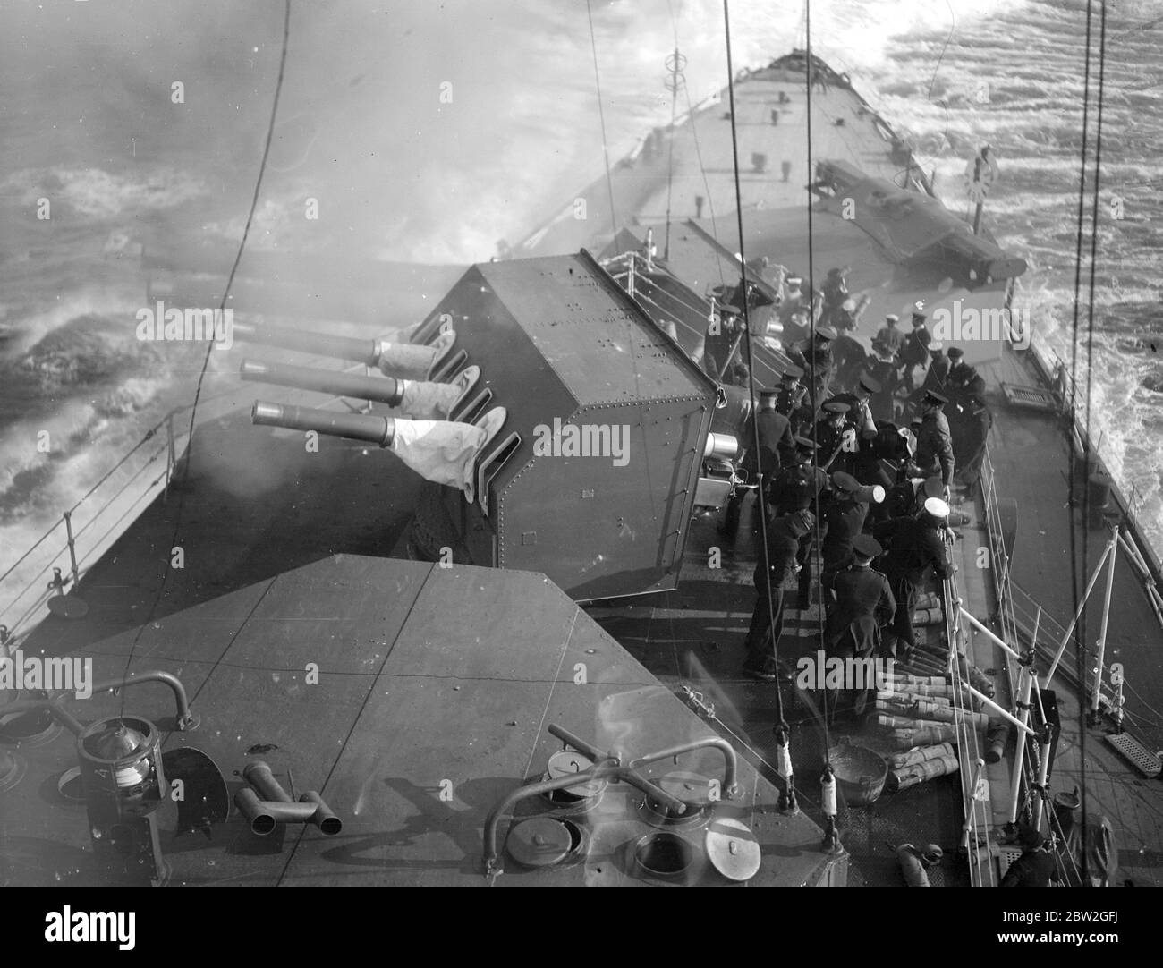 The Atlantic Fleet at Moray Firth. 4 inch shoot at C.M.B. target for aft control top of H.M.S. Renown. 1928 Stock Photo