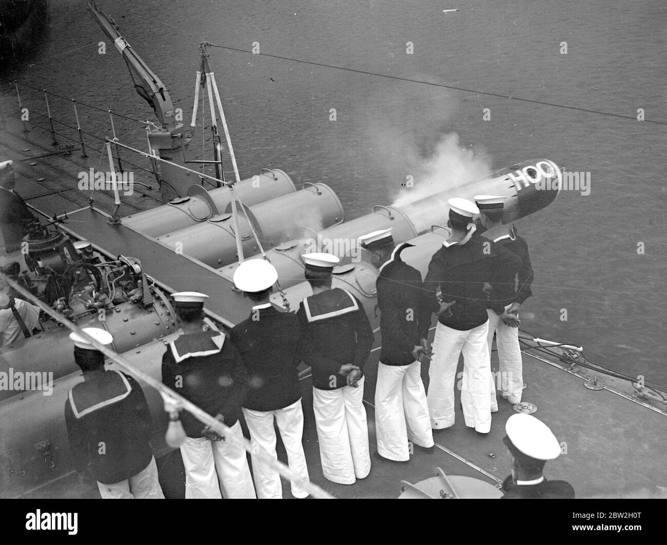 Chatham Navy Week. Torpedo firing aboard H.M.S. Comet. 3th August 1933 Stock Photo