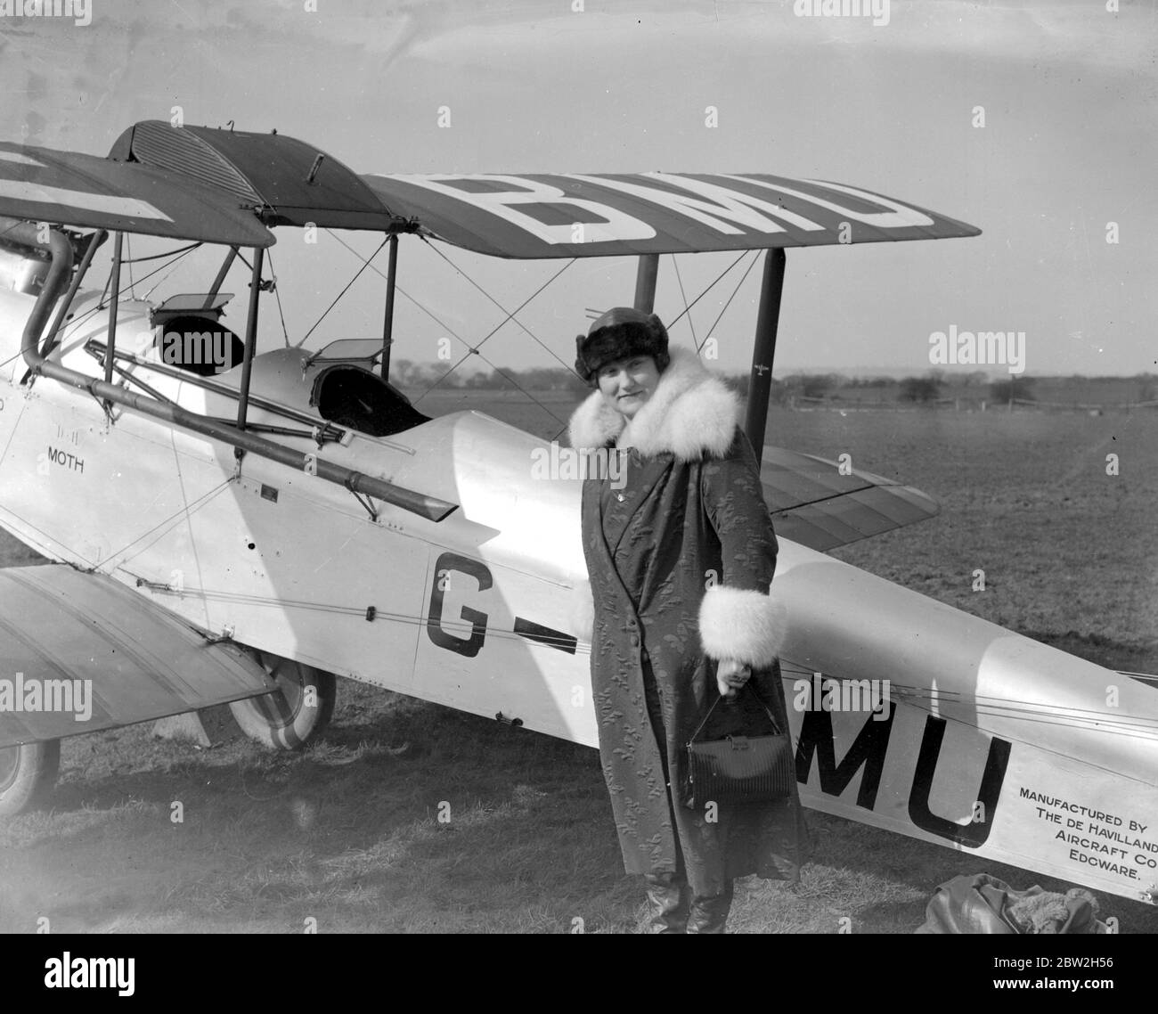 Mrs Alan Cobham leaving Stag Lane Aerodrome to meet her husband in mid air. 13 March 1926 Stock Photo
