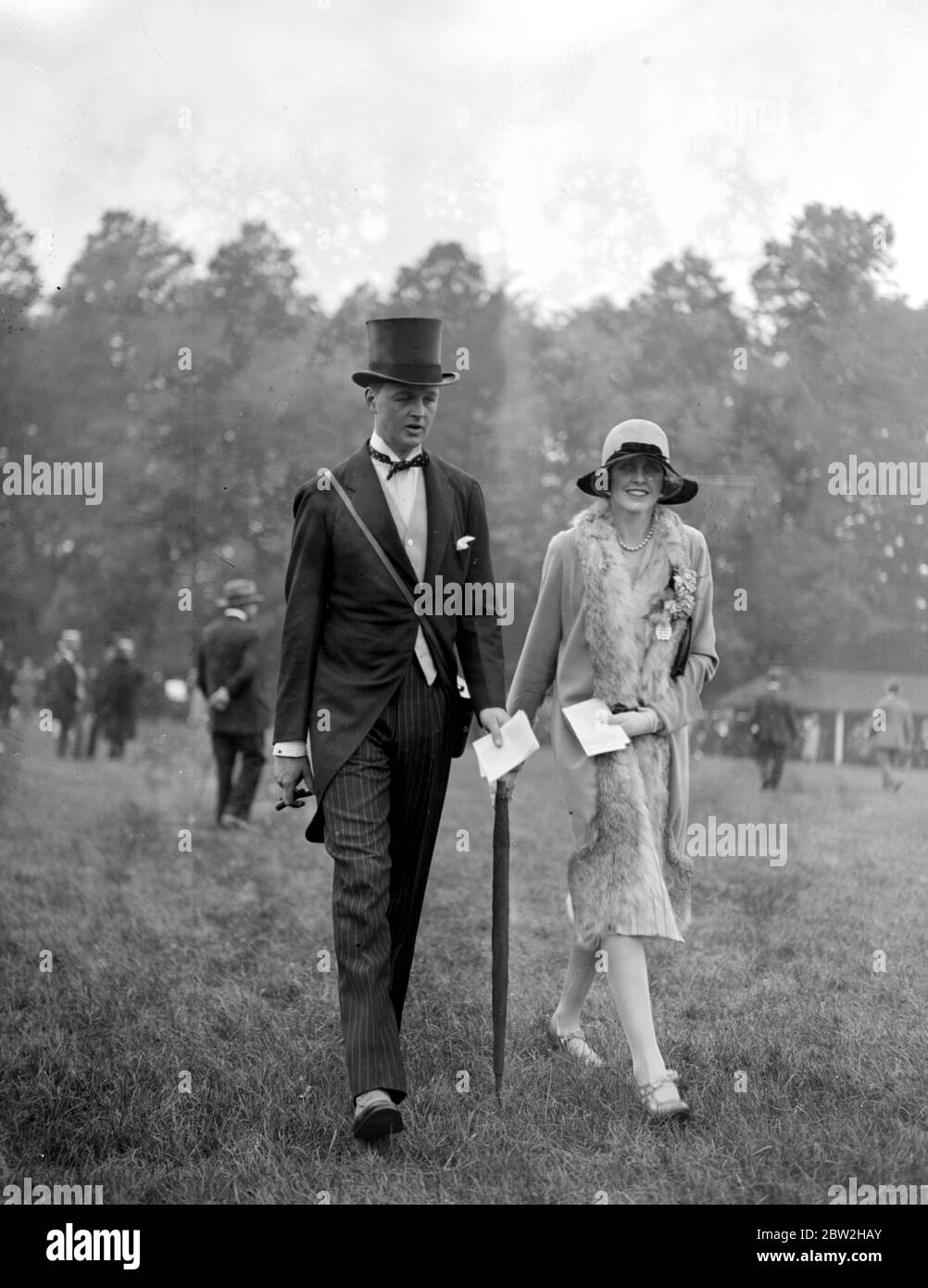 Derby Day at Epson. Lord Blandford and Mrs Euan Wallace. 1927 Stock Photo