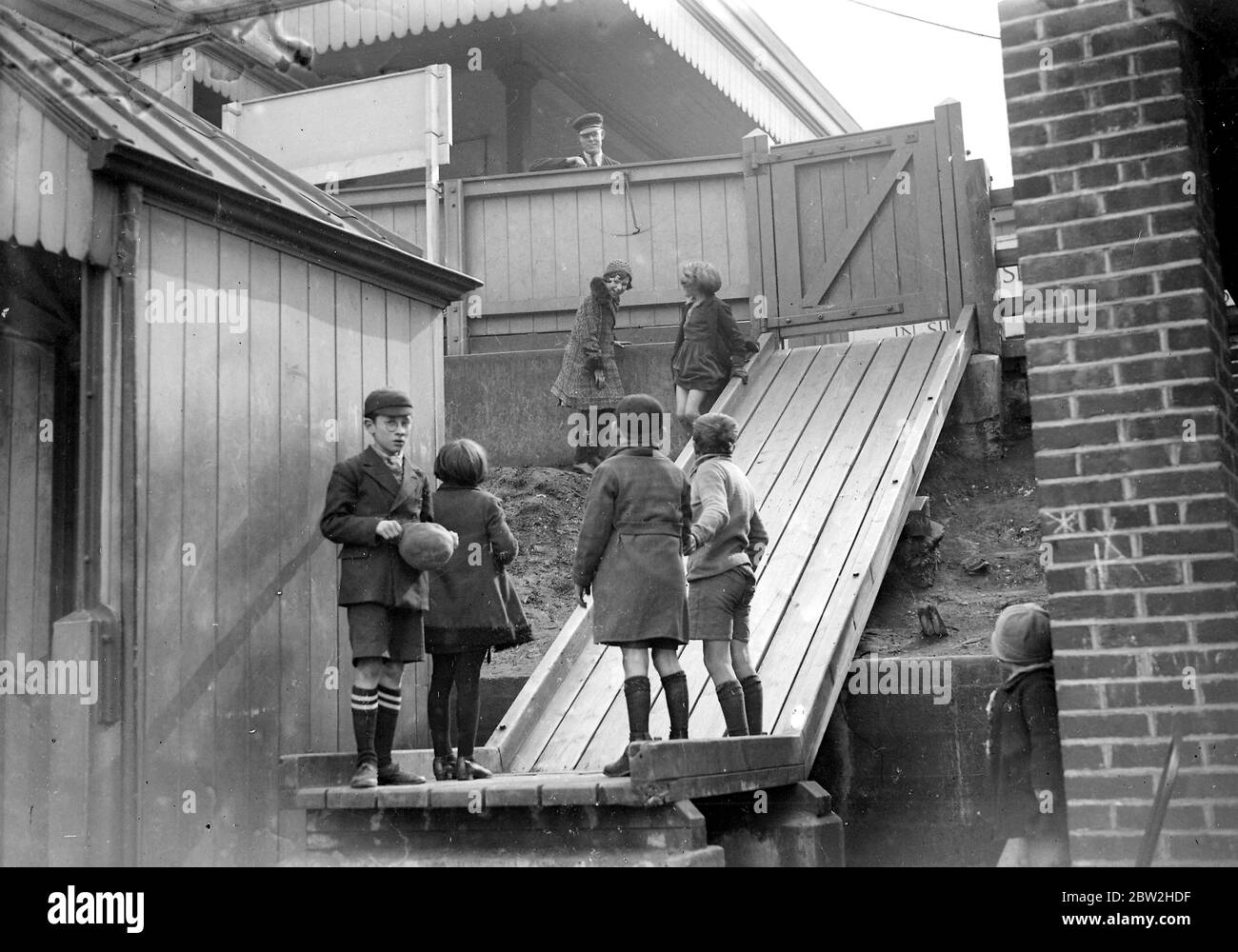 1930s children playing hi-res stock photography and images - Alamy