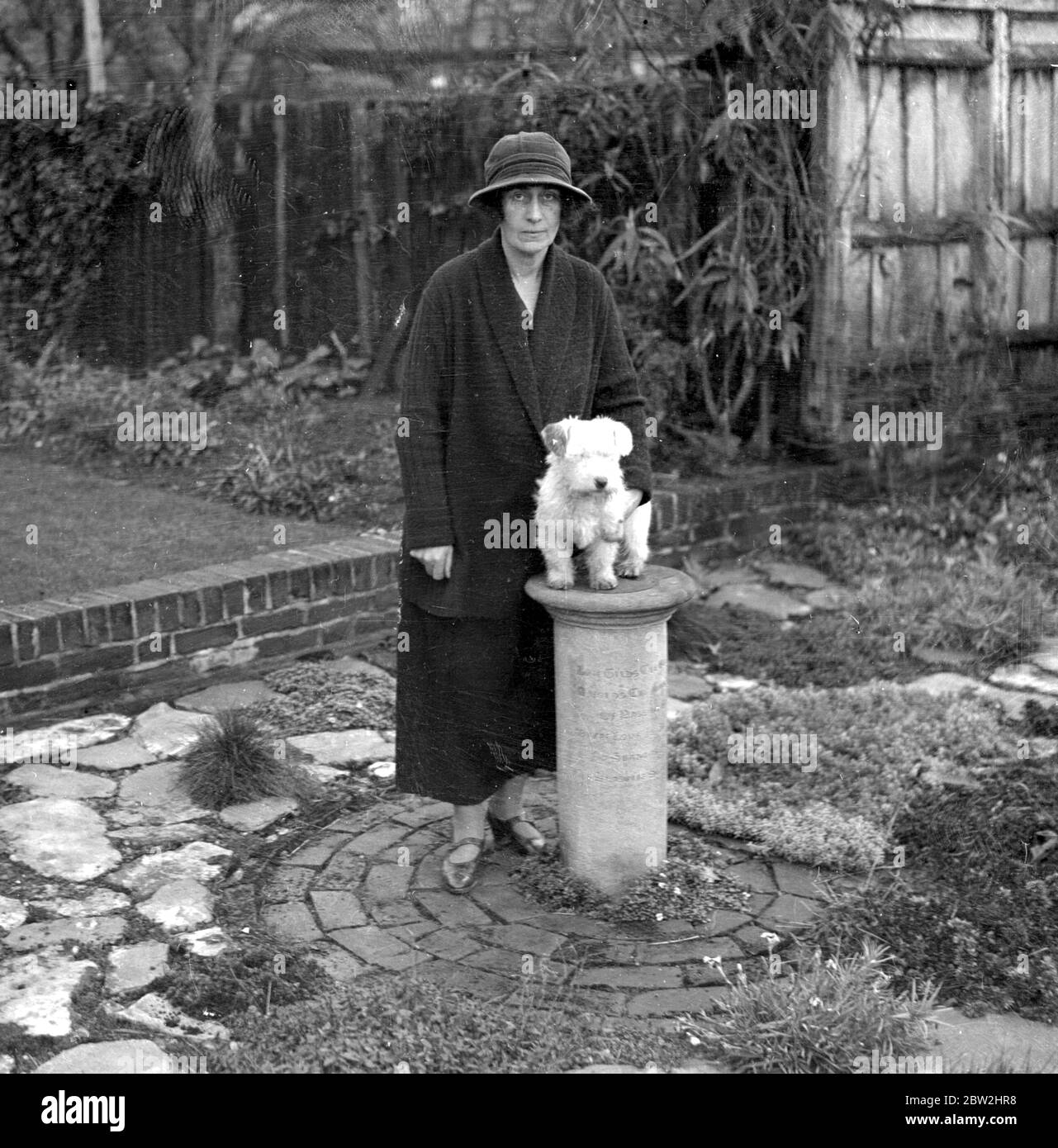 Hon Mrs Ronald Fellowes at her Sealyham Kennels at Merstham. undated Stock Photo
