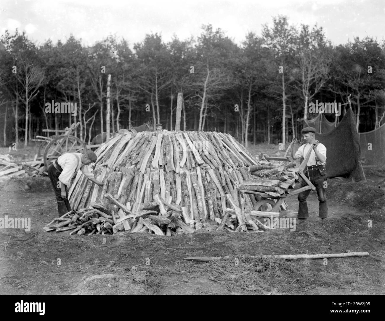 Charcoal burning for the trenches in the New Forest. Stock Photo
