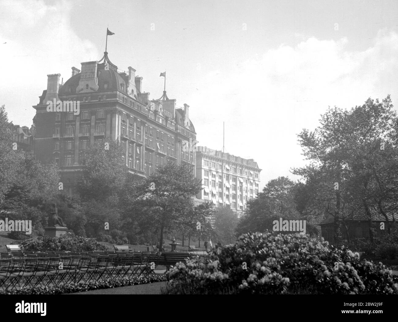 Hotel Cecil and Savoy from Embankment Gardens. undated Stock Photo