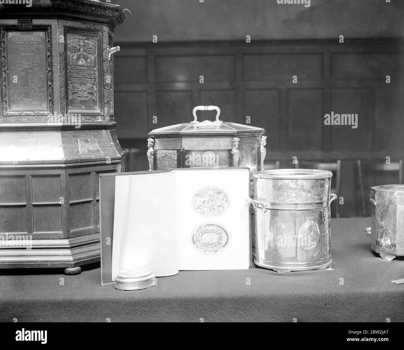 The famous Westminster Tobacco box , taken for Mr Langford Read . 9 September 1924 Stock Photo