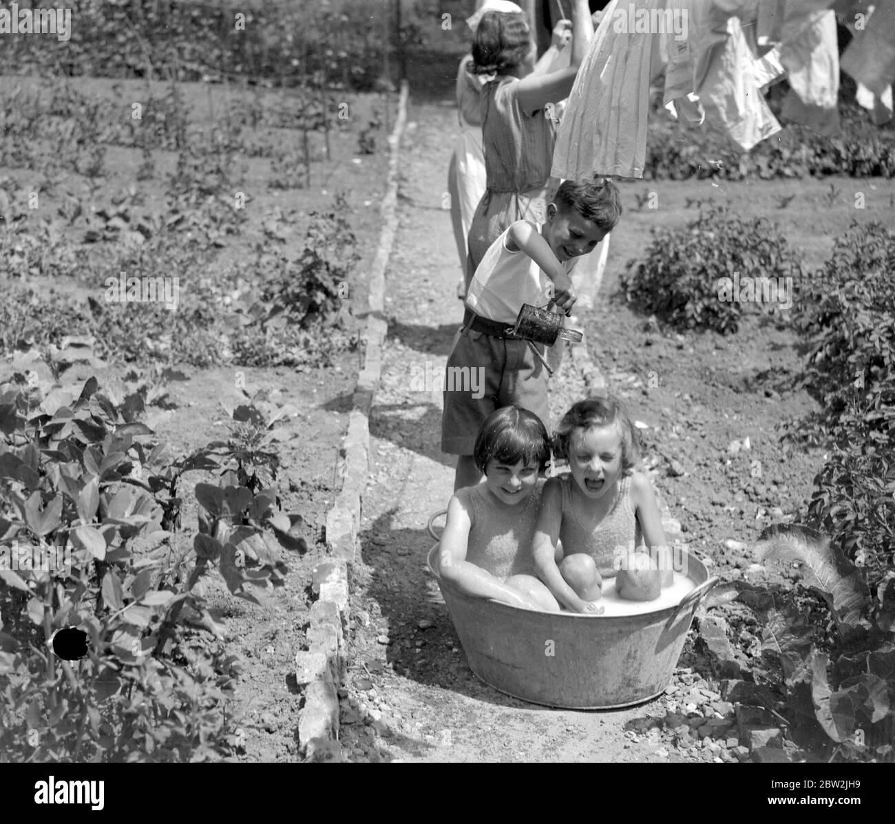 List 32+ Stock Photos washing female child child bath in river Superb List 32+ Stock Photos washing female child child bath in river Superb