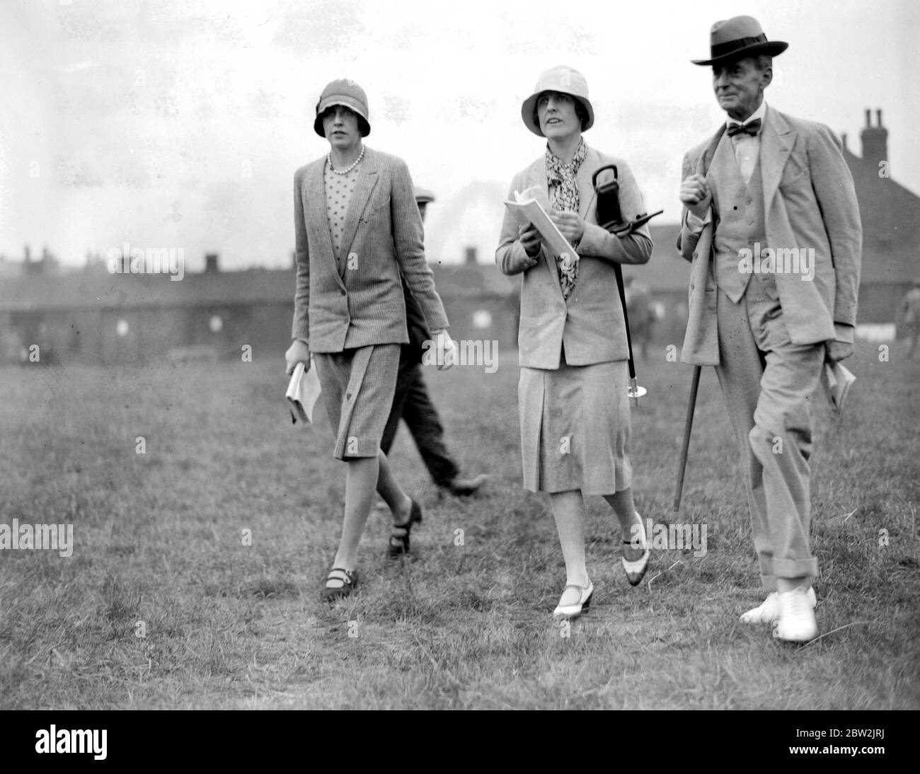 Doncaster Sales. Lady Hillingdon, Mrs Euan Wallace and Hon George Lambton.. 1928 Stock Photo