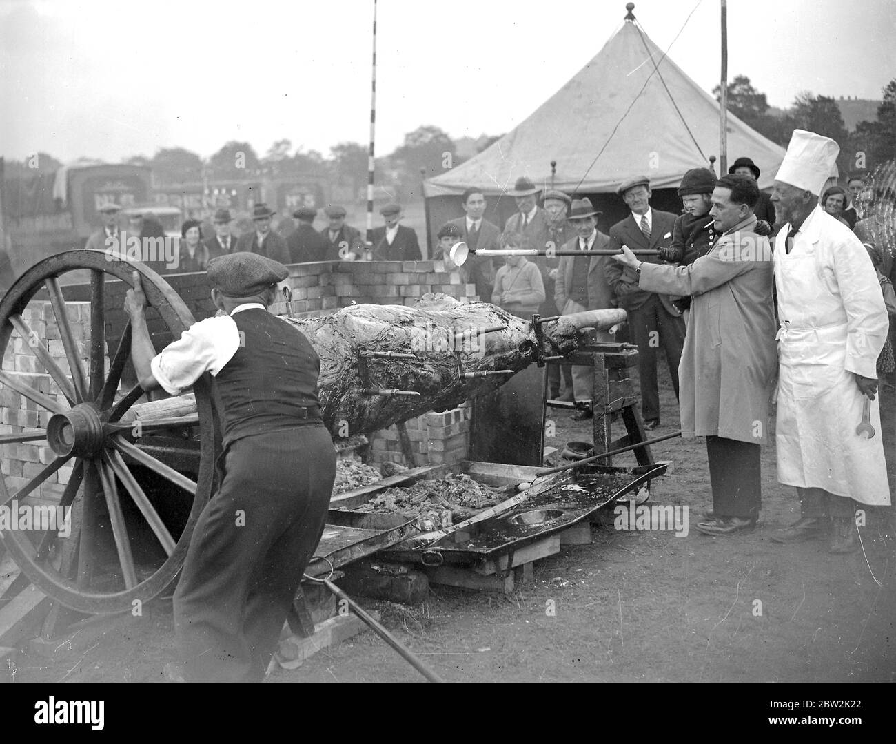 Roasting ox Woolwich. 1934 Stock Photo Alamy