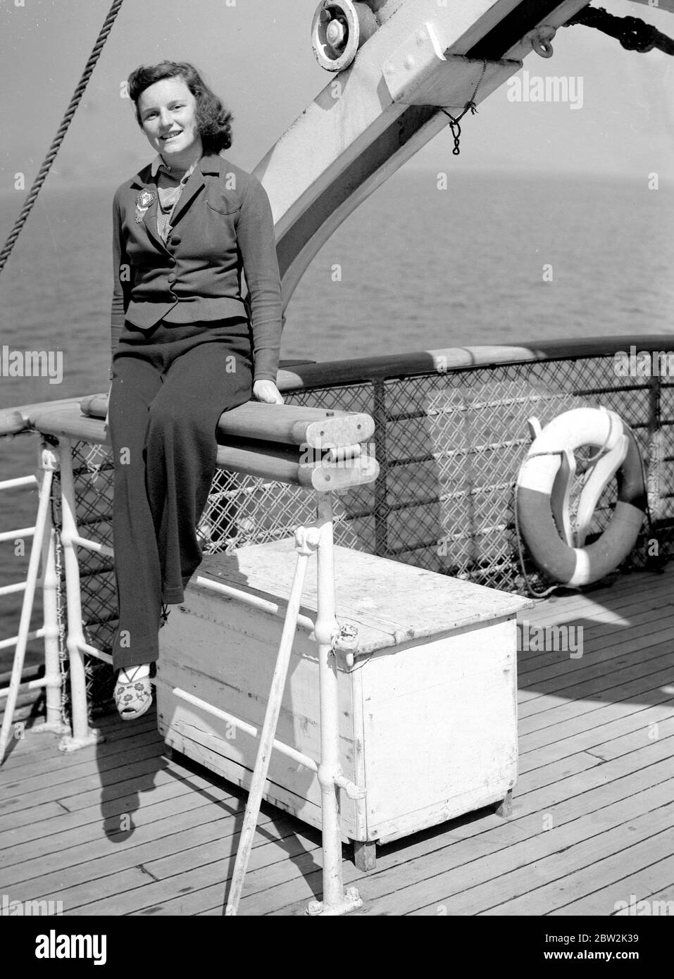 King George VI and Queen Elizabeth on Canada tour 1939 - photo shows an unknown lady on deck Stock Photo