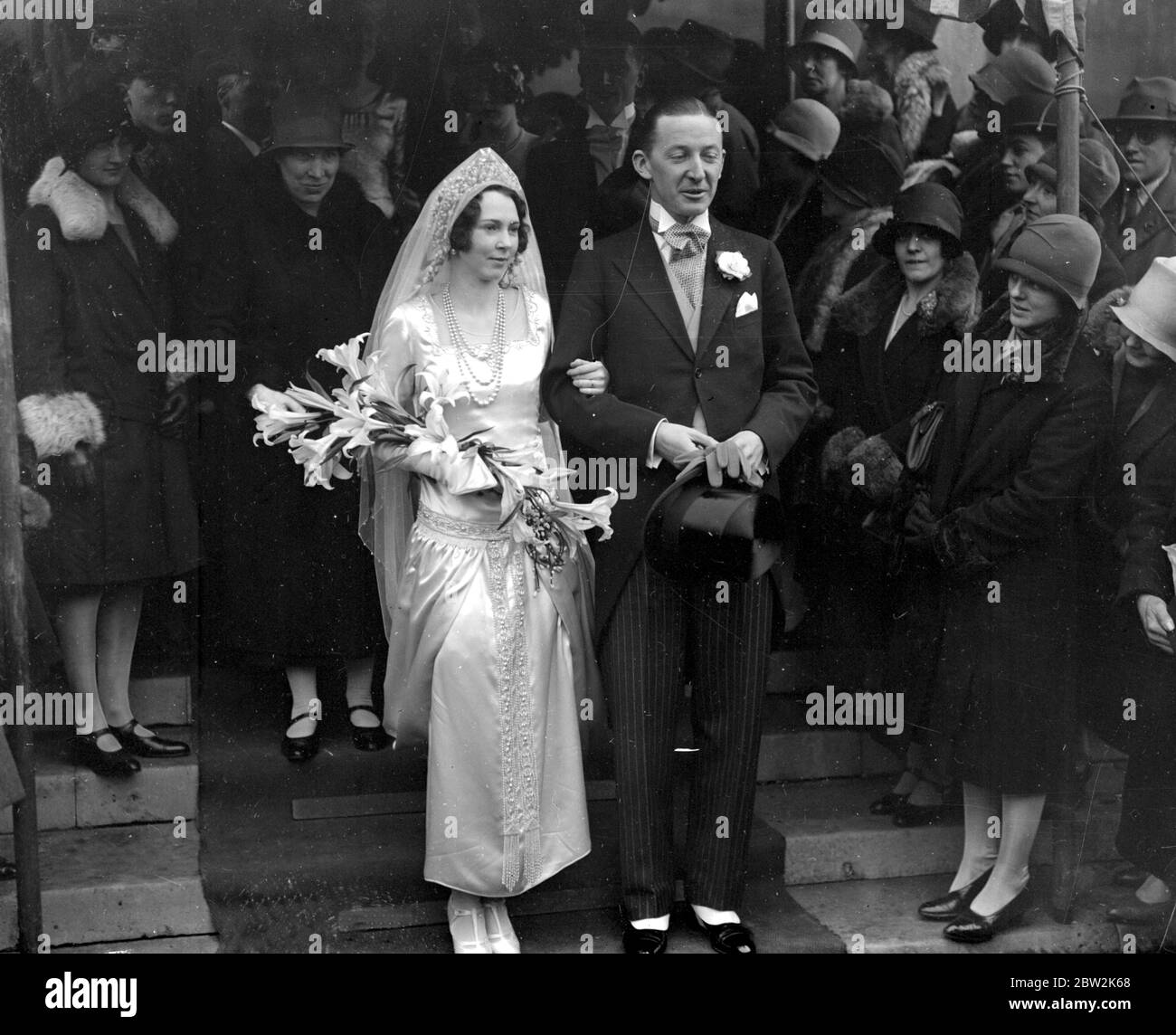 Wedding of Lieut E.P.M. Davis, A.F.C,A.M., and Miss Frederika Van Der Goes (daughter of the Netherland Minister in Rome) at St Marlybone Parish Church. 21 February 1928 Stock Photo