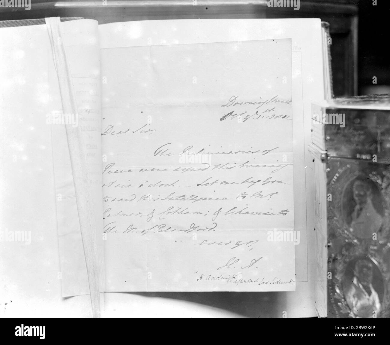 The famous Westminster Tobacco box , taken for Mr Langford Read . 1 October 1924 Stock Photo